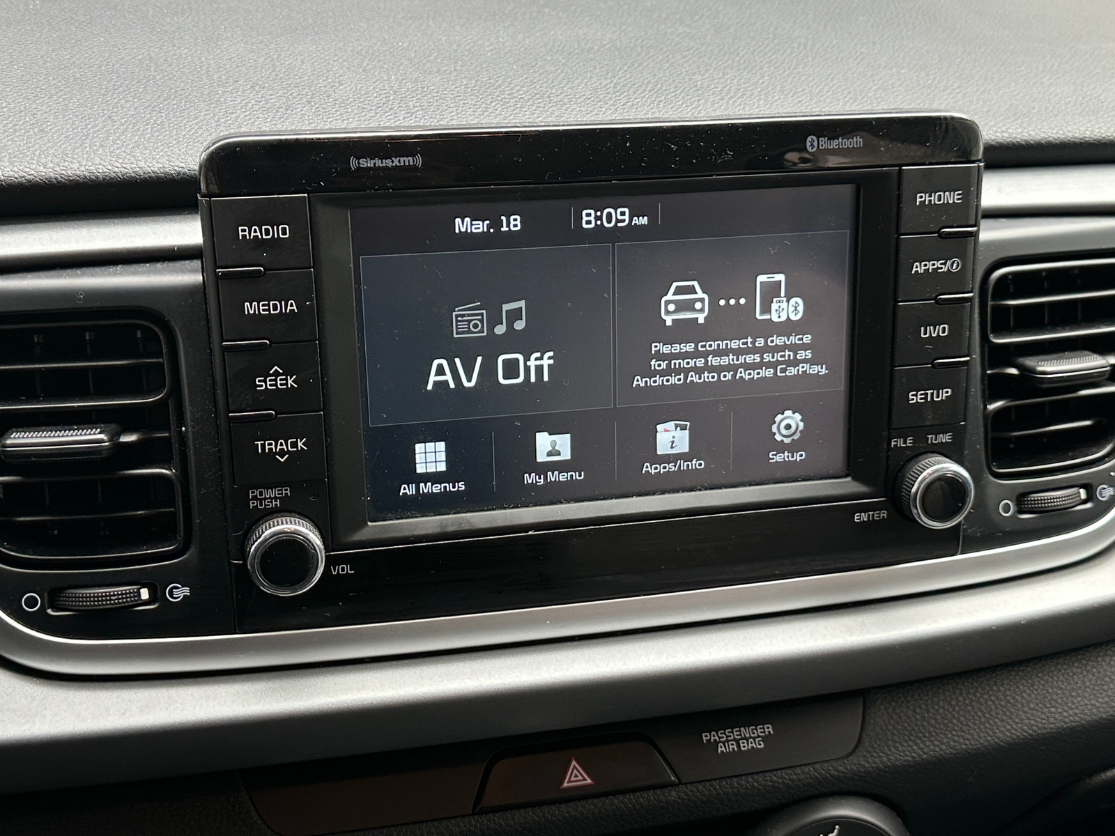 Thumbnail: 2020 Kia Rio - 4