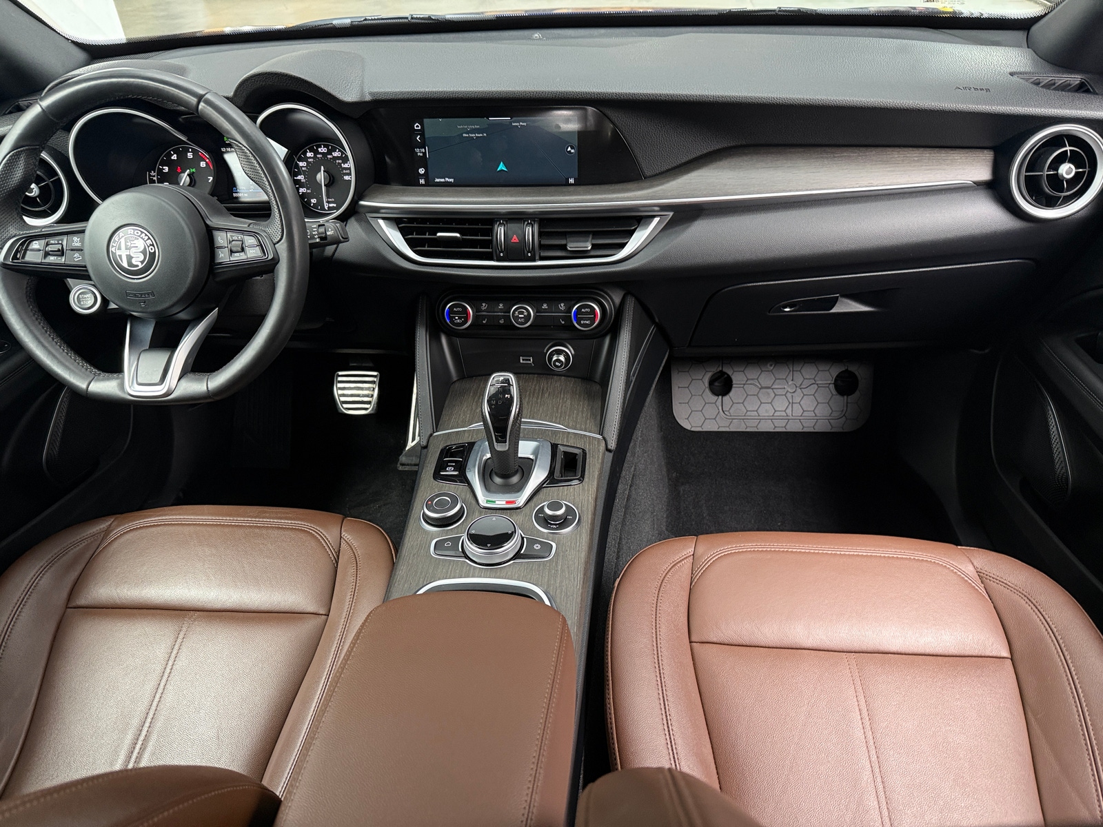 Thumbnail: 2022 Alfa Romeo Stelvio - 2