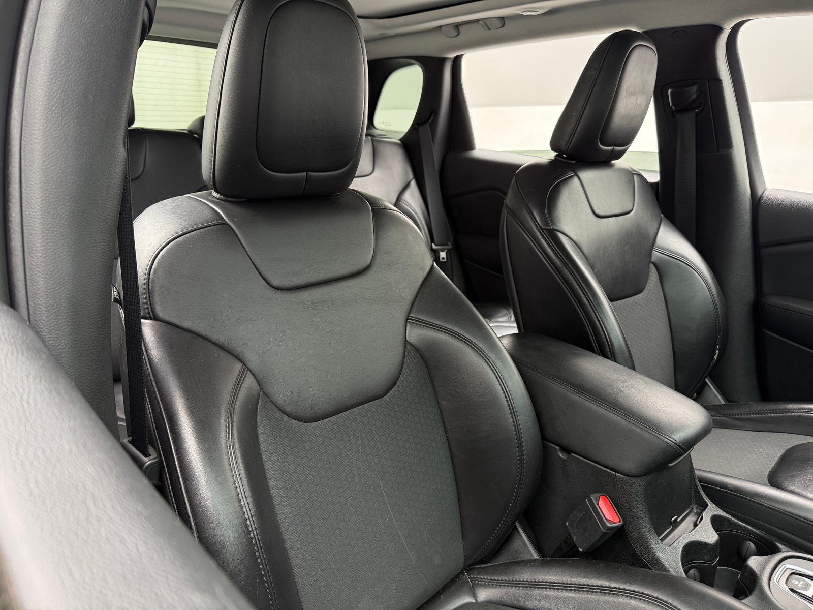 Thumbnail: 2019 Jeep Cherokee - 2