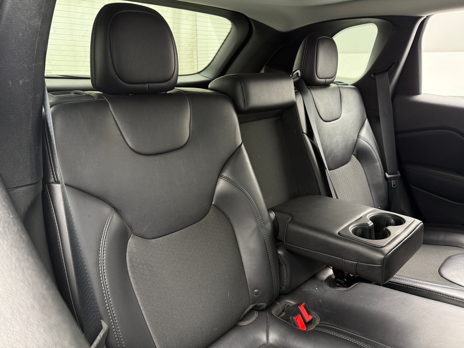 Thumbnail: 2019 Jeep Cherokee - 6