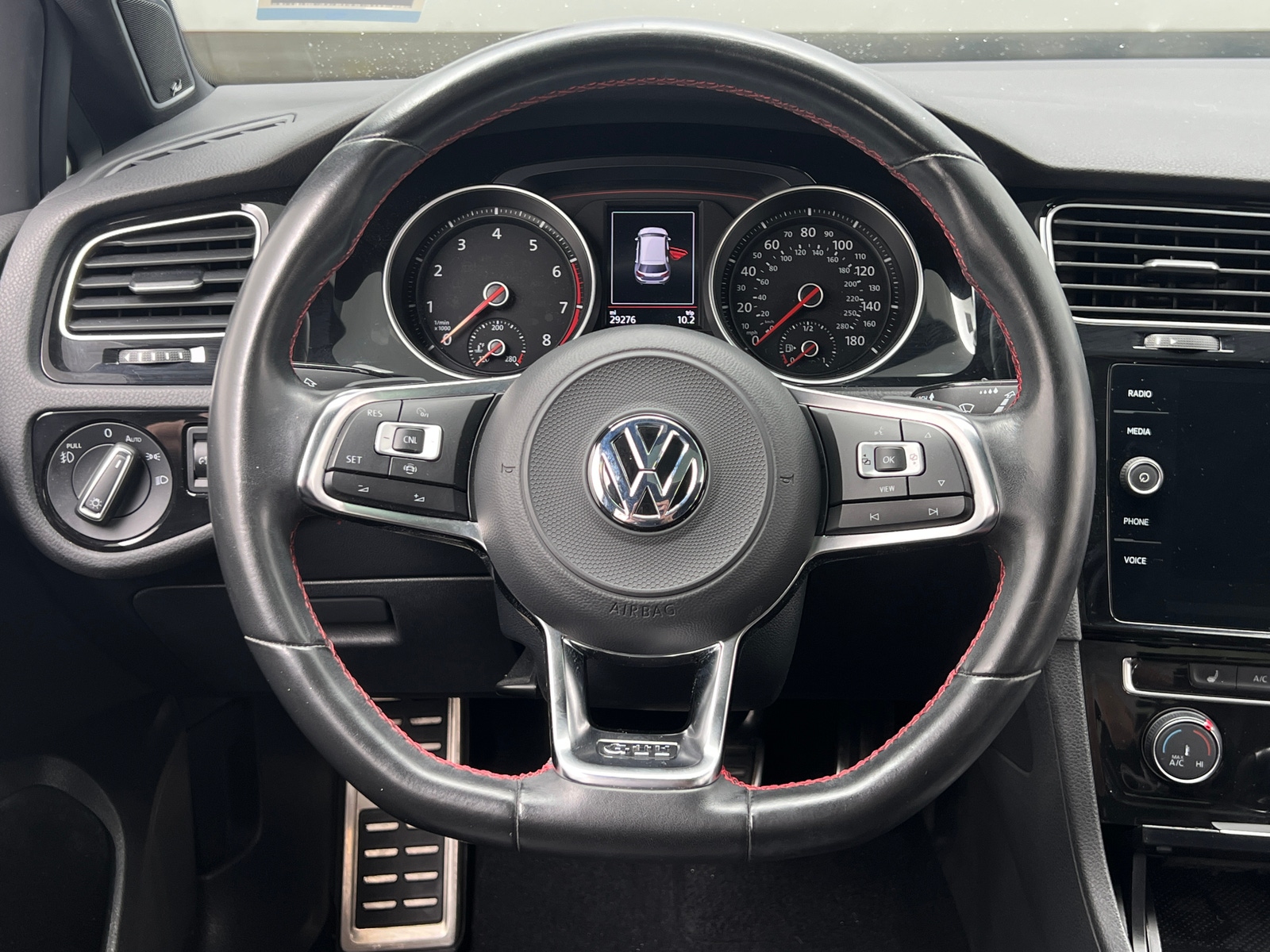Thumbnail: 2019 Volkswagen Golf - 4