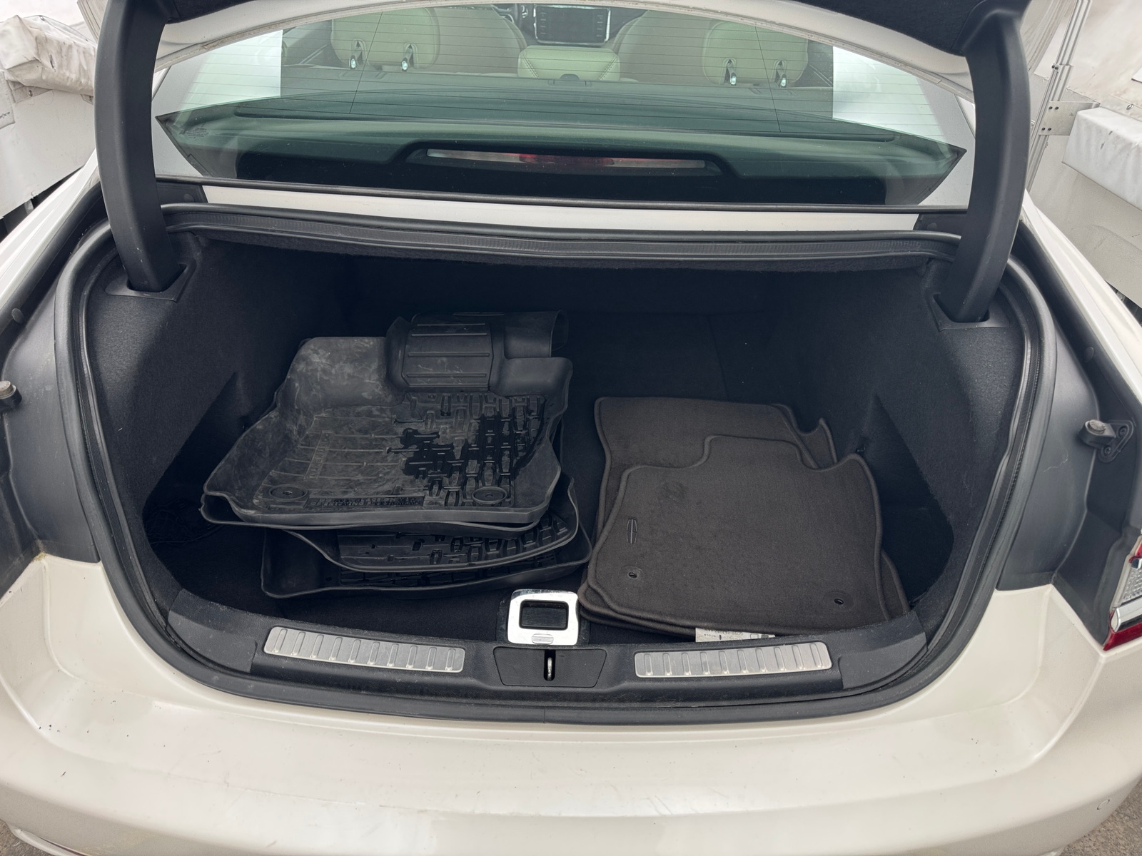 Thumbnail: 2018 Lincoln Continental - 6