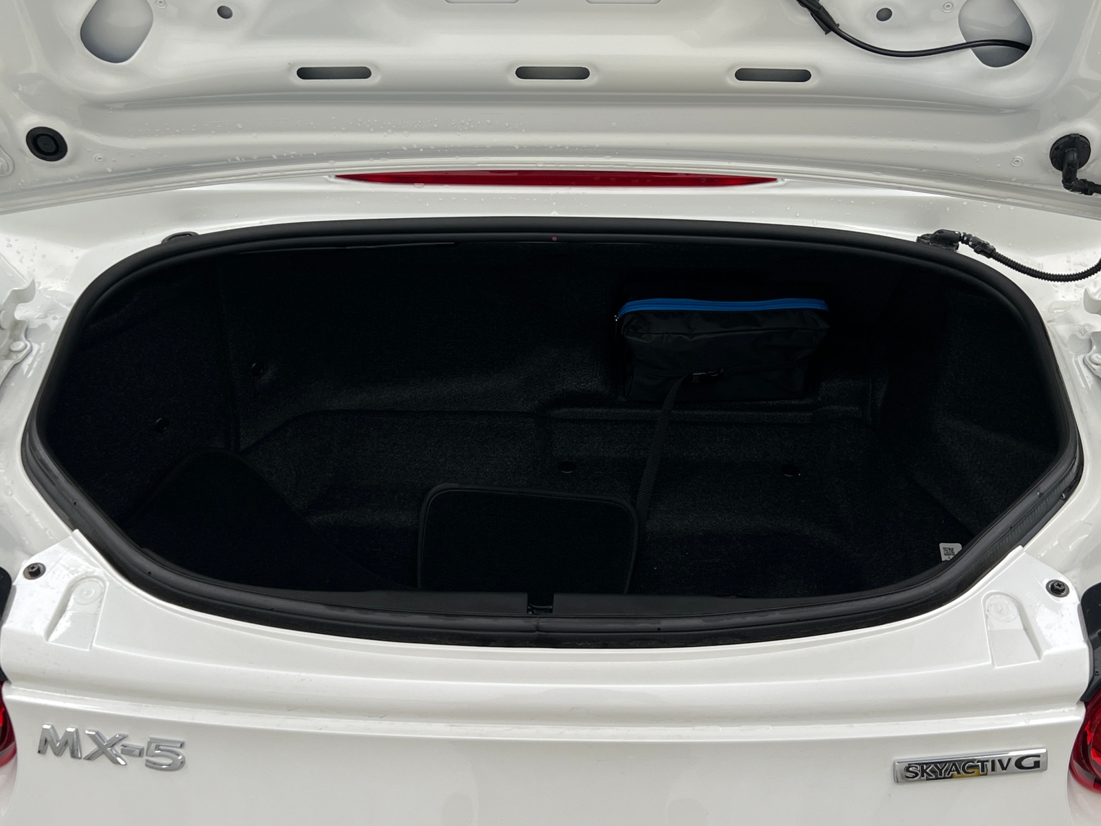 Thumbnail: 2022 Mazda MX-5 Miata - 4