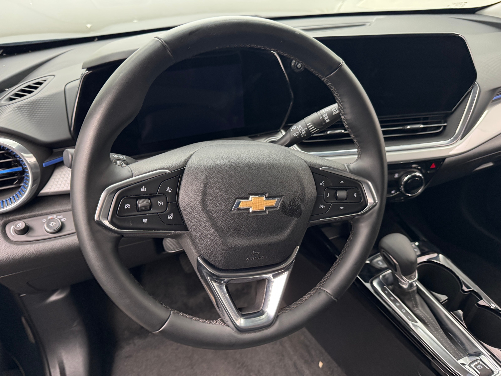 Thumbnail: 2025 Chevrolet Trax - 5