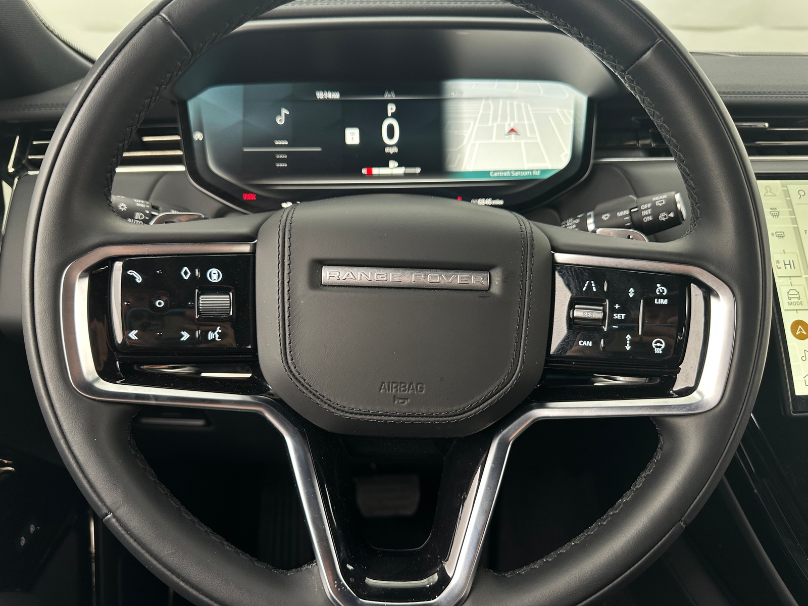 Thumbnail: 2025 Land Rover Range Rover Sport - 4