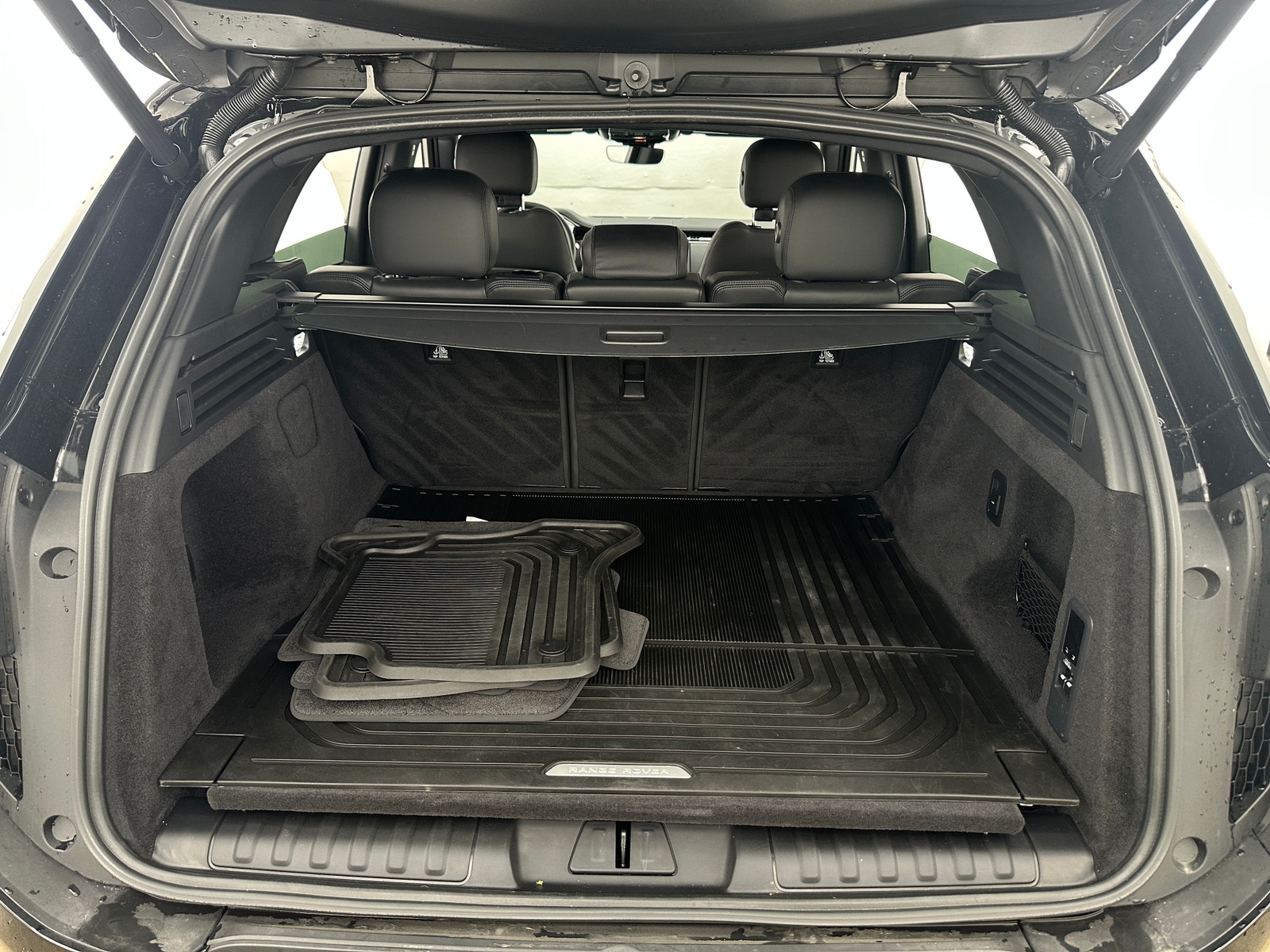 Thumbnail: 2025 Land Rover Range Rover Sport - 6