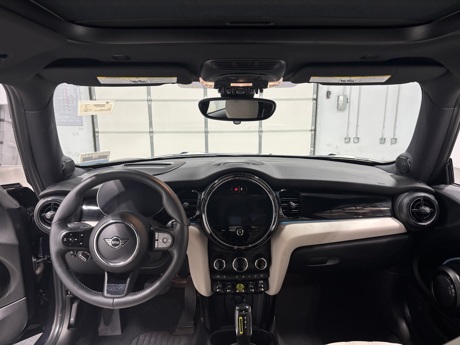 Thumbnail: 2022 MINI Cooper Hardtop - 3