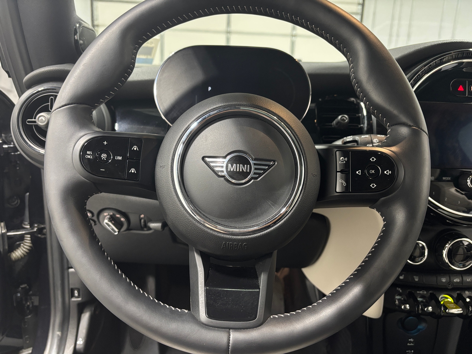 Thumbnail: 2022 MINI Cooper Hardtop - 5