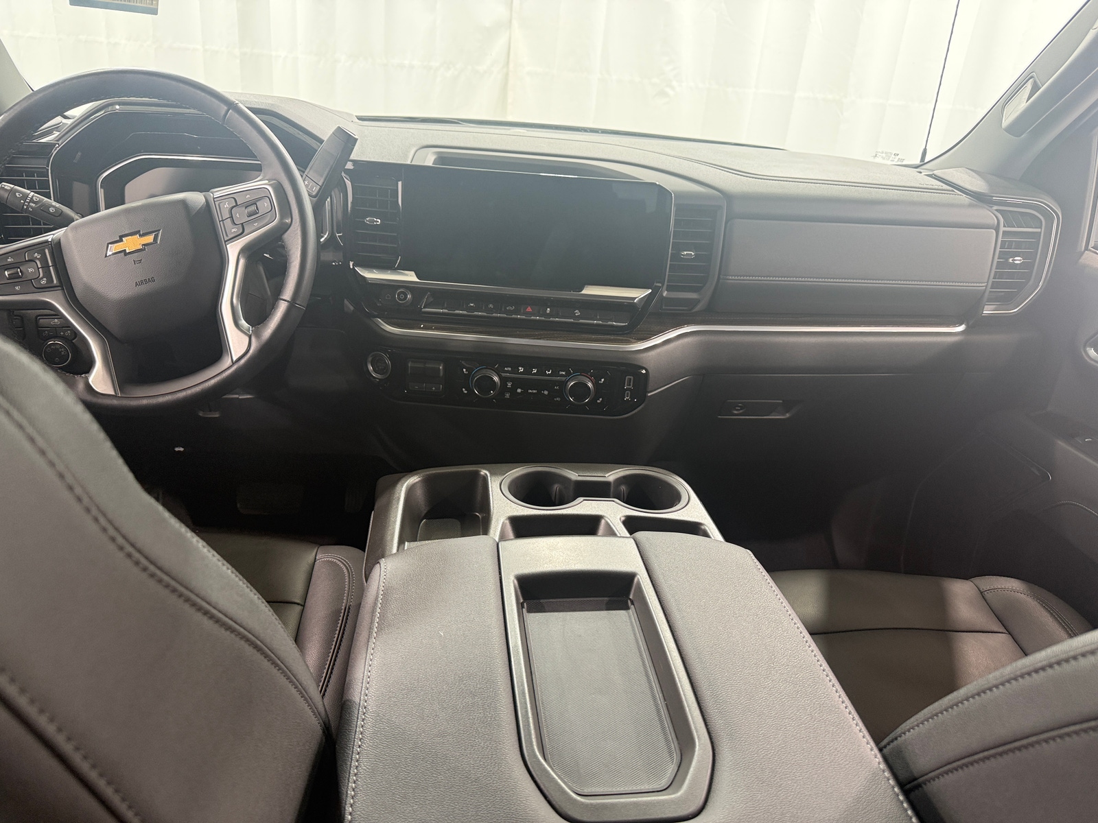 Thumbnail: 2022 Chevrolet Silverado 1500 - 3