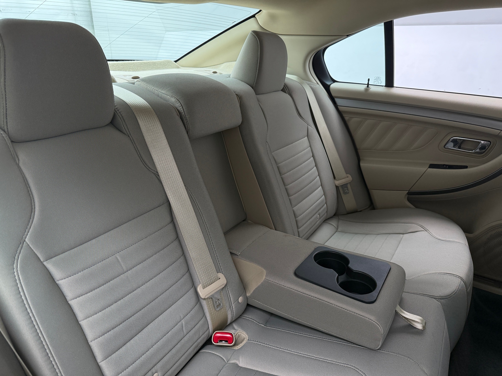 Thumbnail: 2015 Ford Taurus - 6