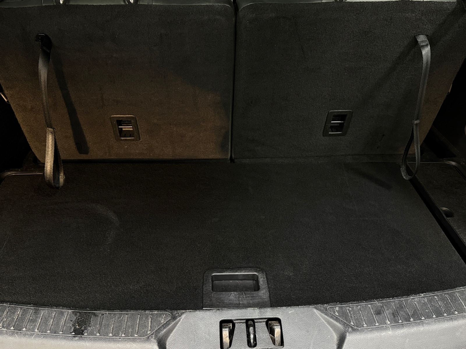 Thumbnail: 2022 Ford Explorer - 6