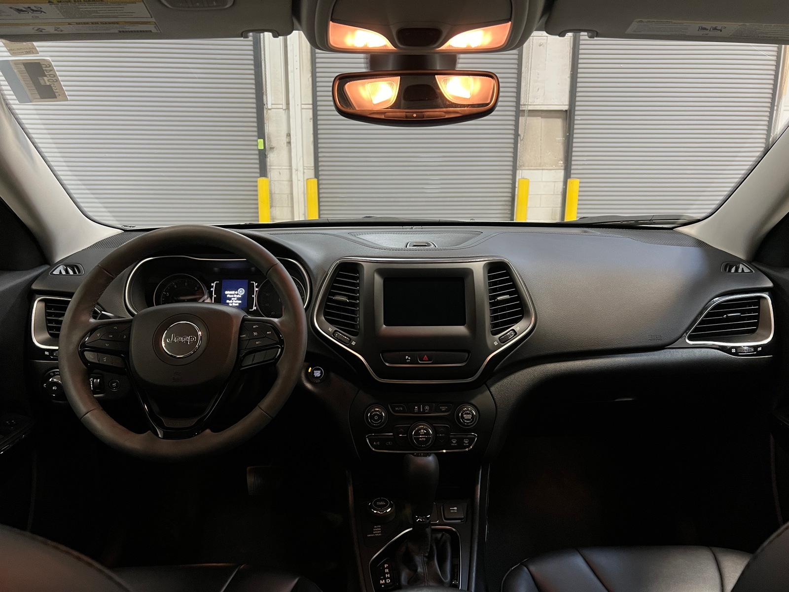 Thumbnail: 2020 Jeep Cherokee - 3