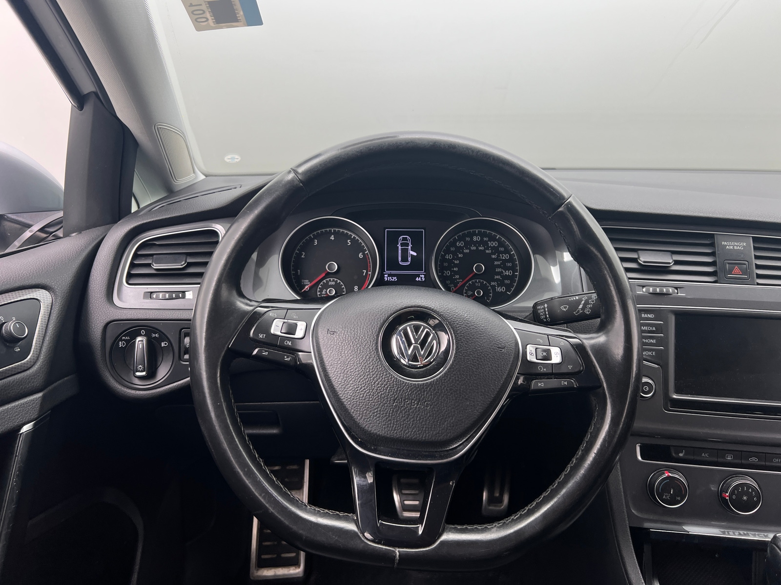 Thumbnail: 2017 Volkswagen Golf - 4