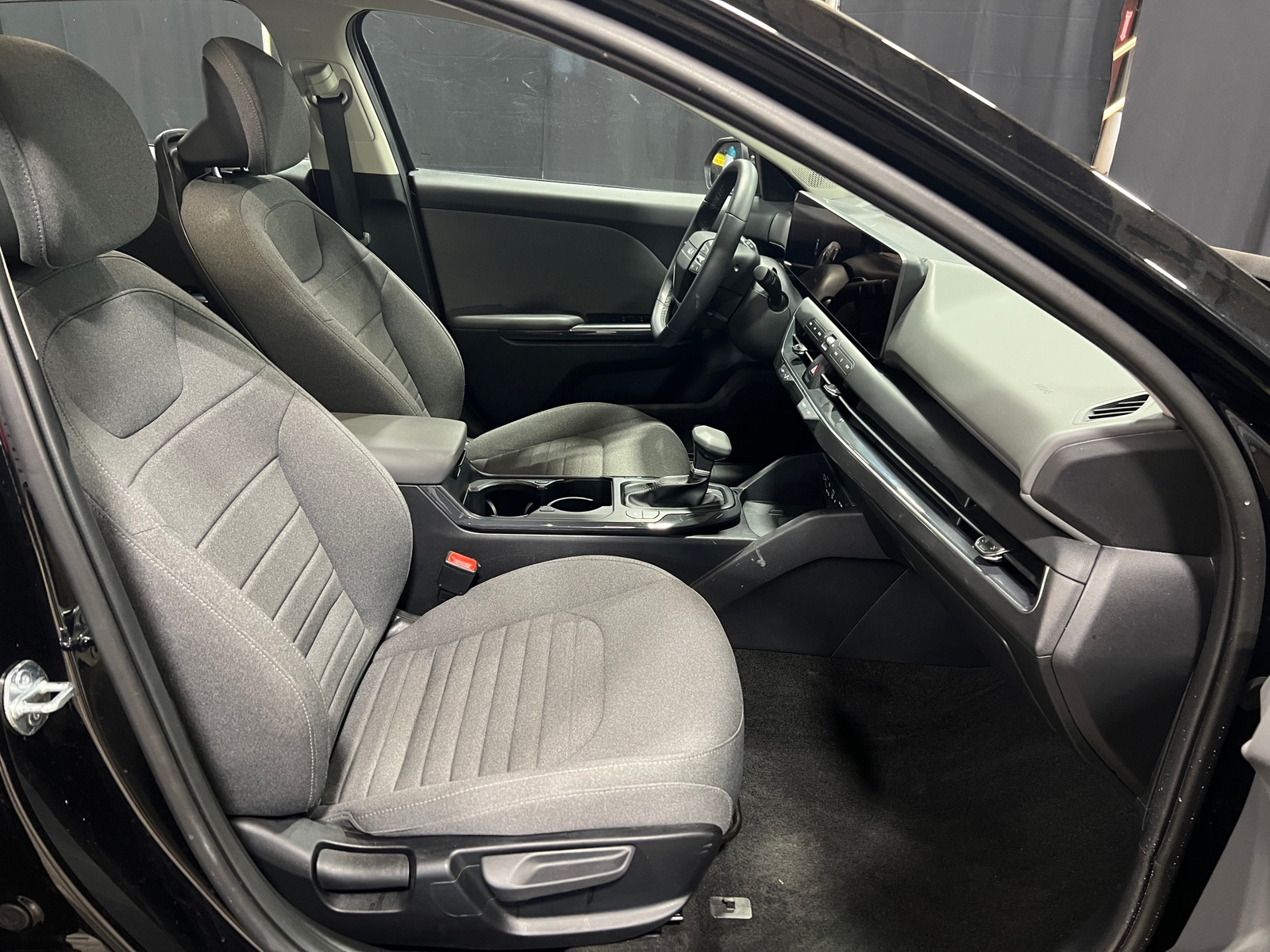 Thumbnail: 2025 Kia K4 - 2