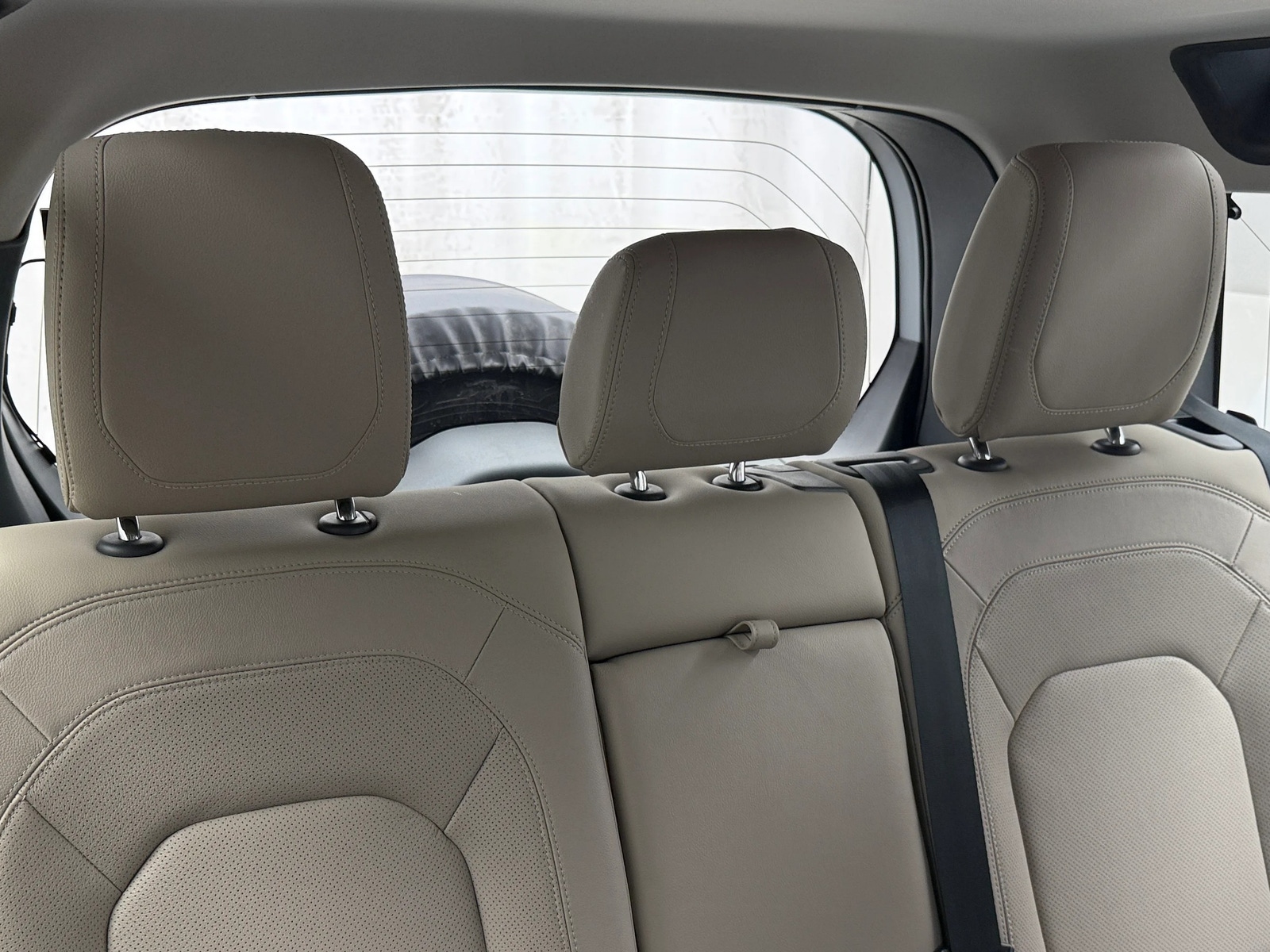 Thumbnail: 2023 Land Rover Defender - 5