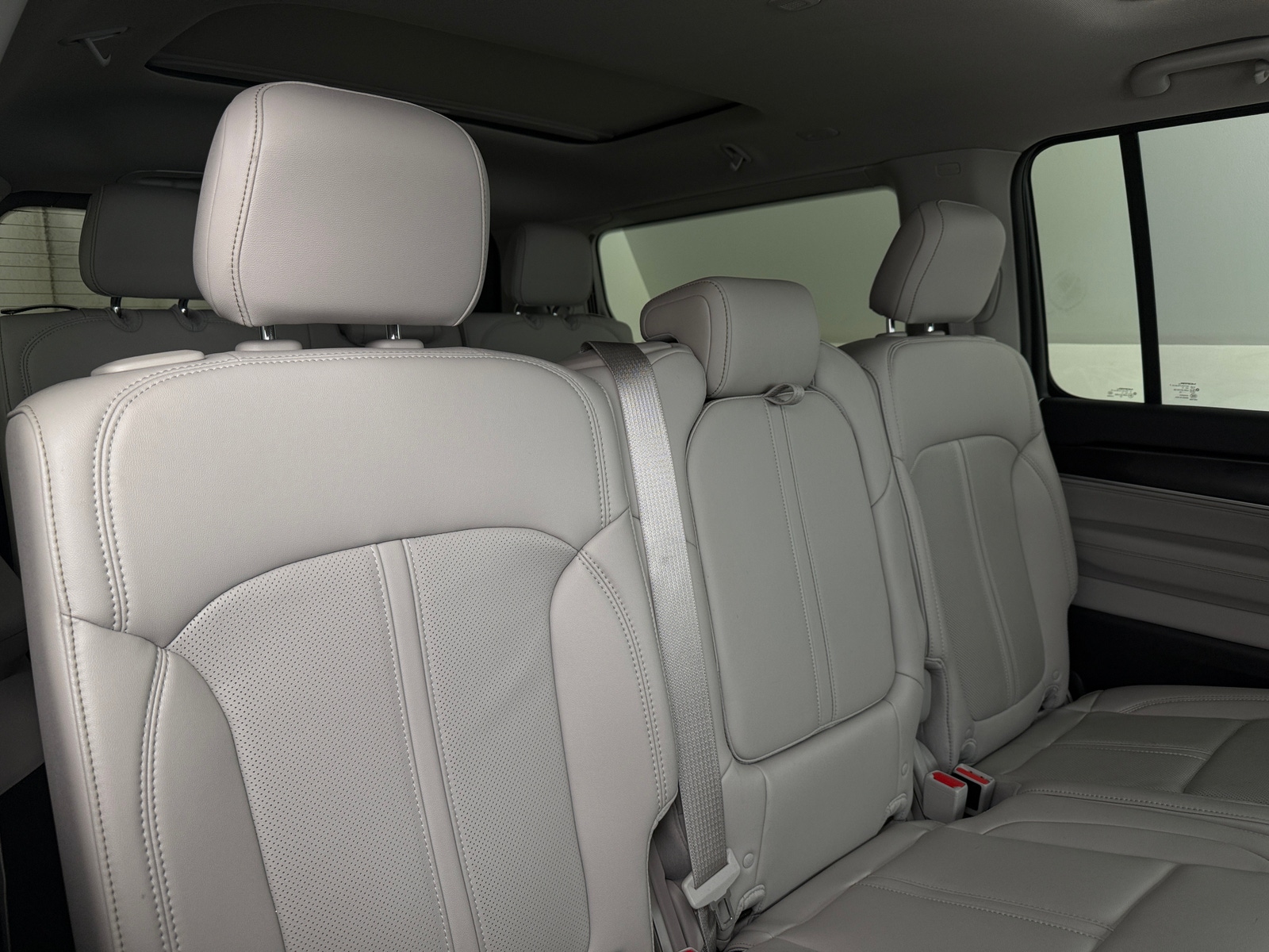 Thumbnail: 2024 Jeep Wagoneer - 5