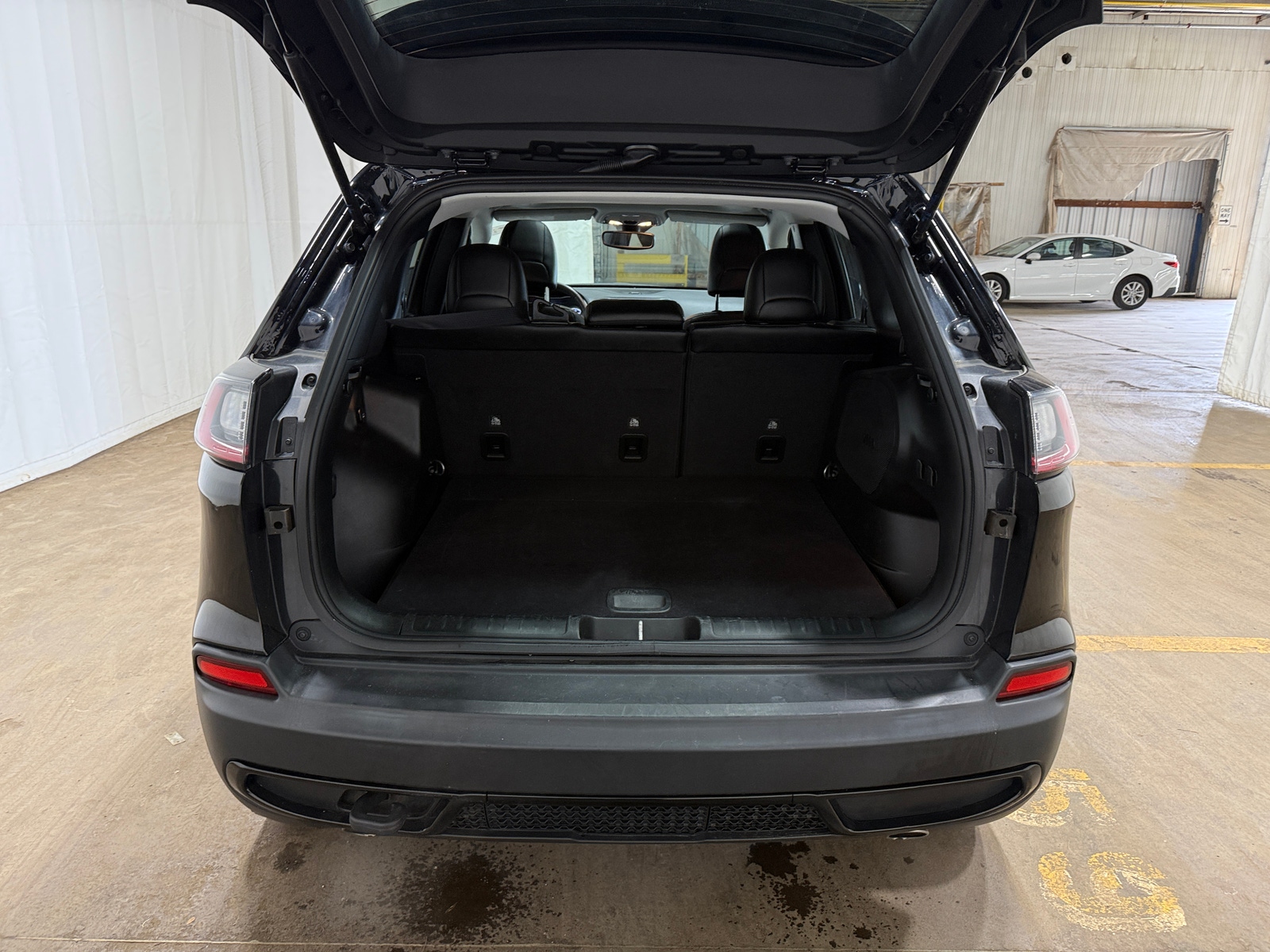 Thumbnail: 2022 Jeep Cherokee - 7