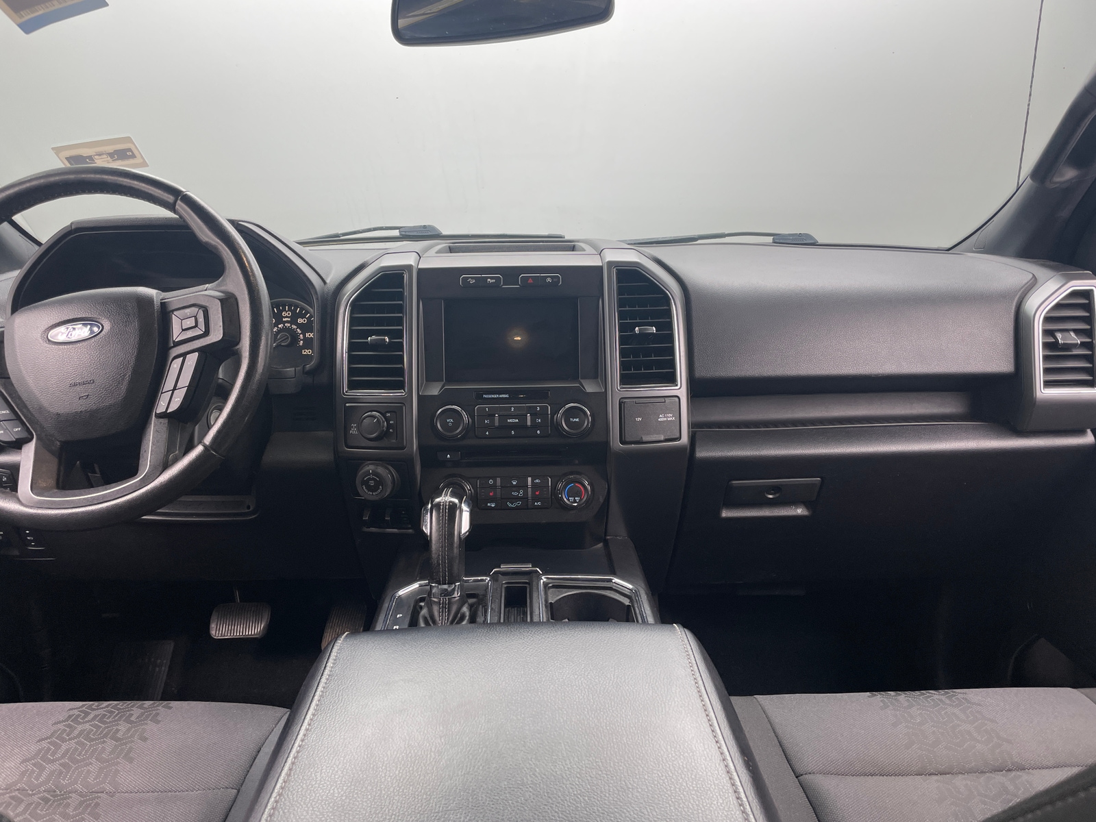 Thumbnail: 2018 Ford Econoline - 3