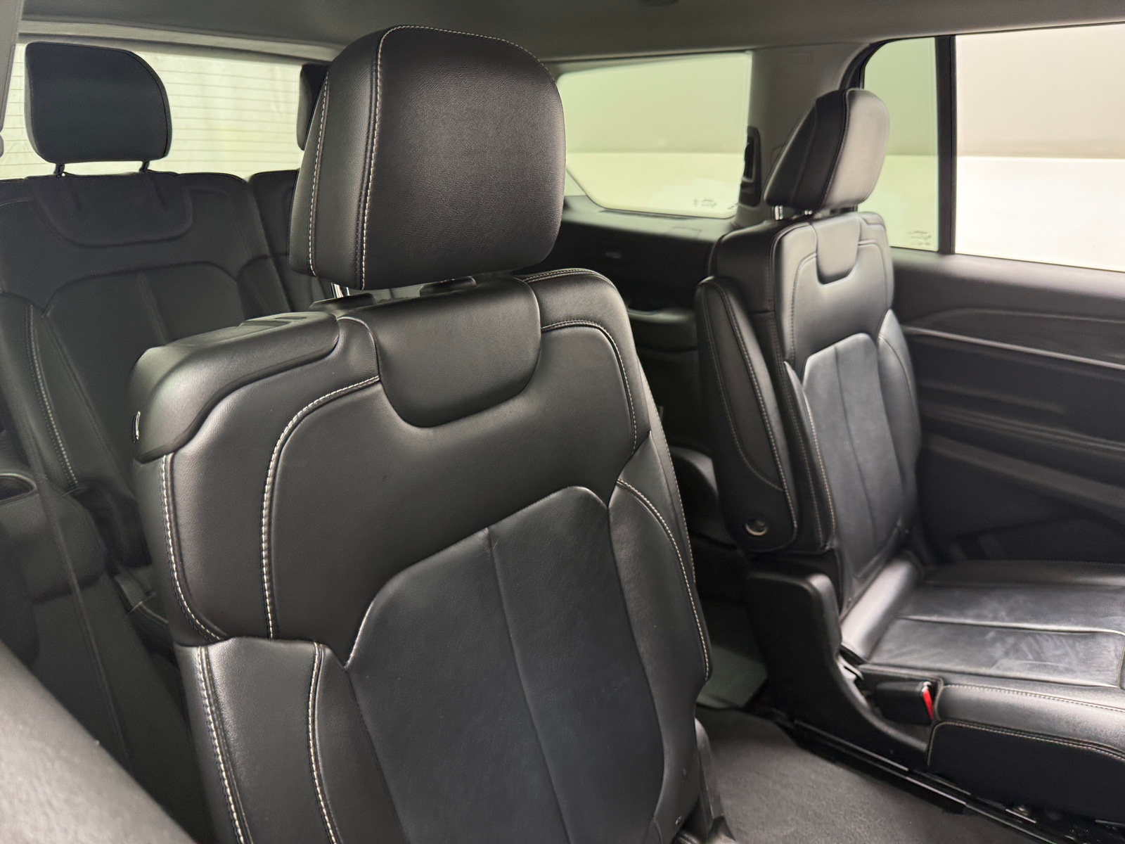 Thumbnail: 2022 Jeep Grand Cherokee L - 5