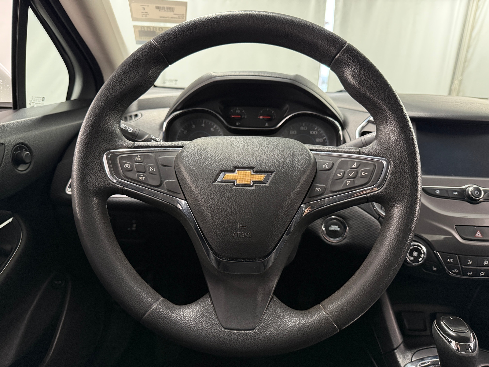 Thumbnail: 2018 Chevrolet Cruze - 5