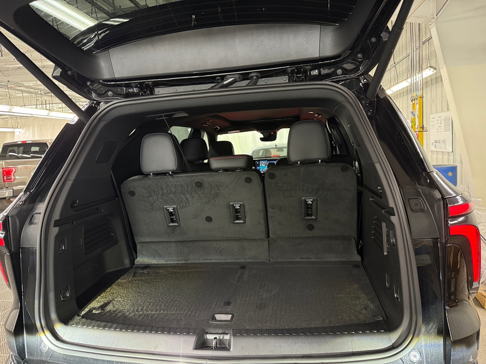 Thumbnail: 2026 Chevrolet Traverse - 6