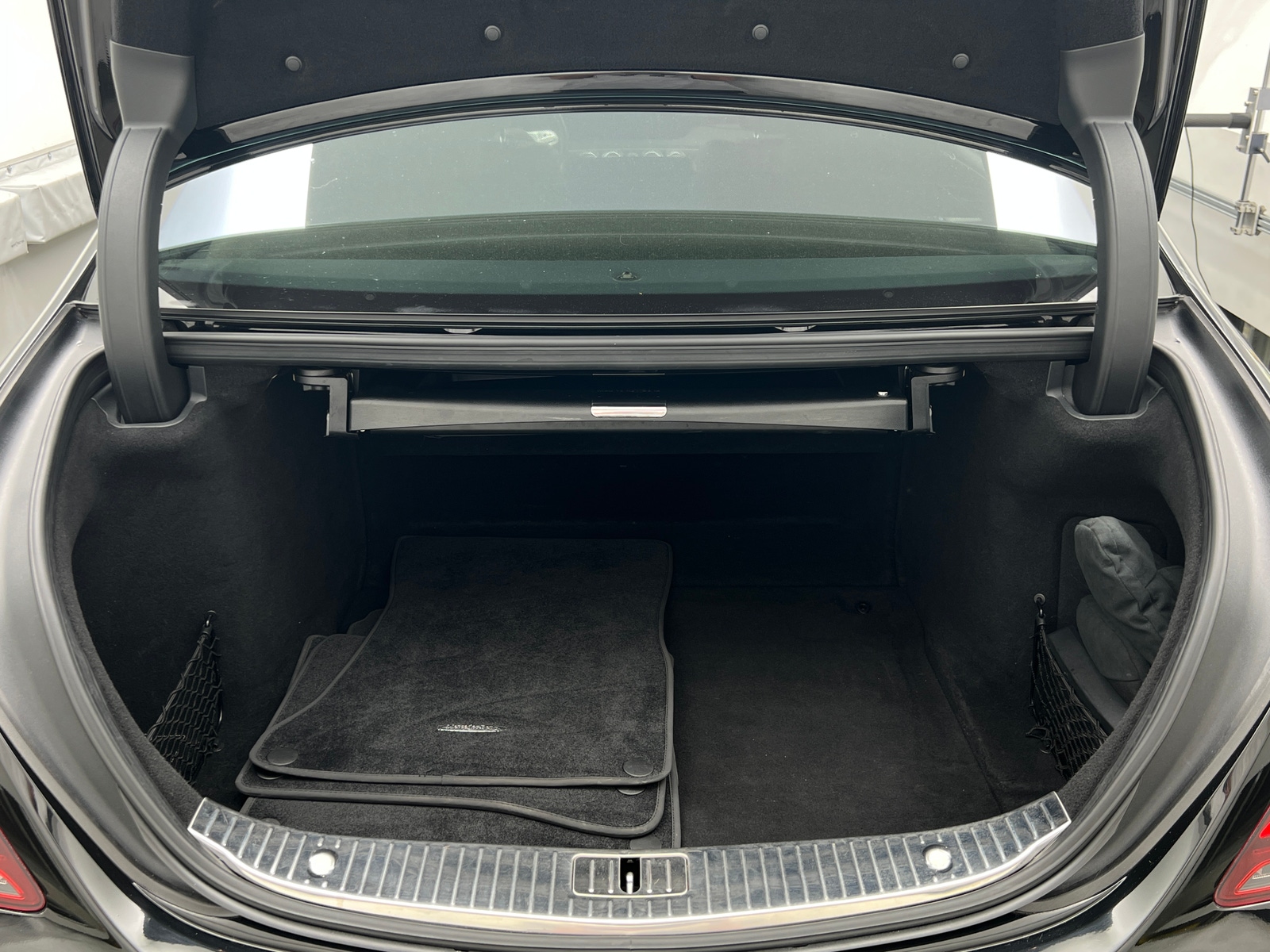 Thumbnail: 2019 Mercedes-Benz S-Class - 6