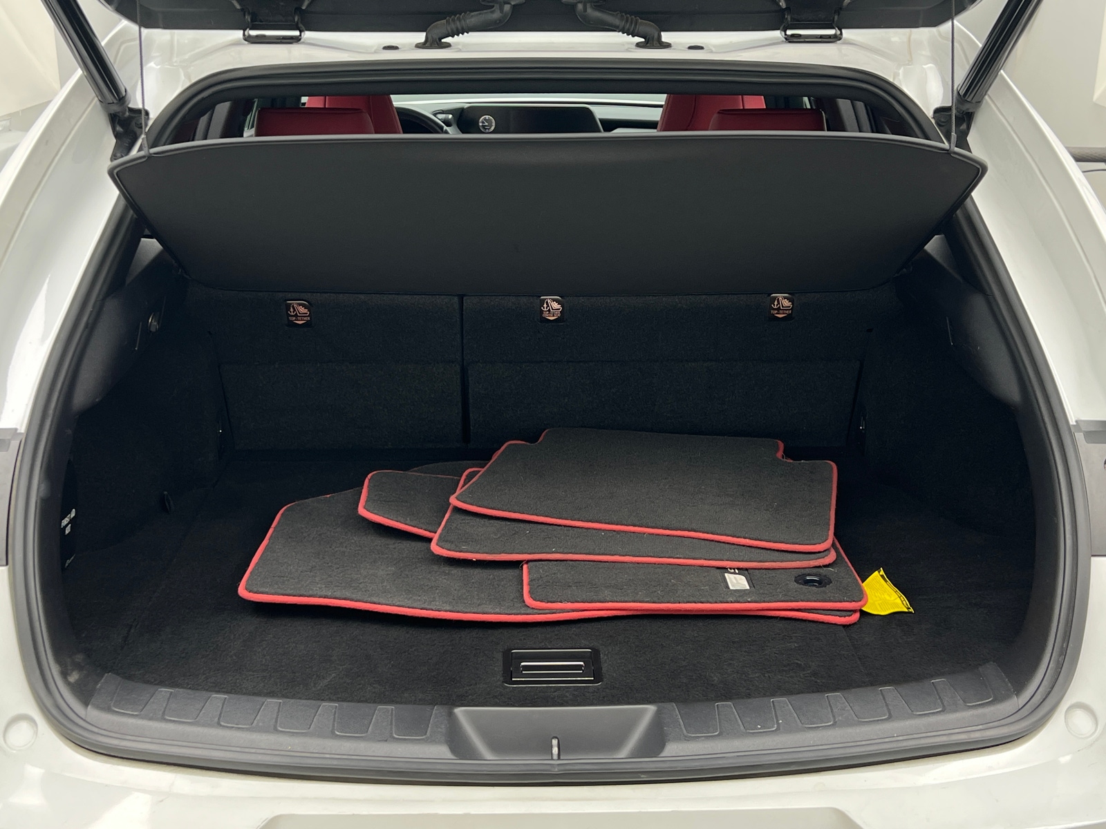 Thumbnail: 2019 Lexus UX - 6