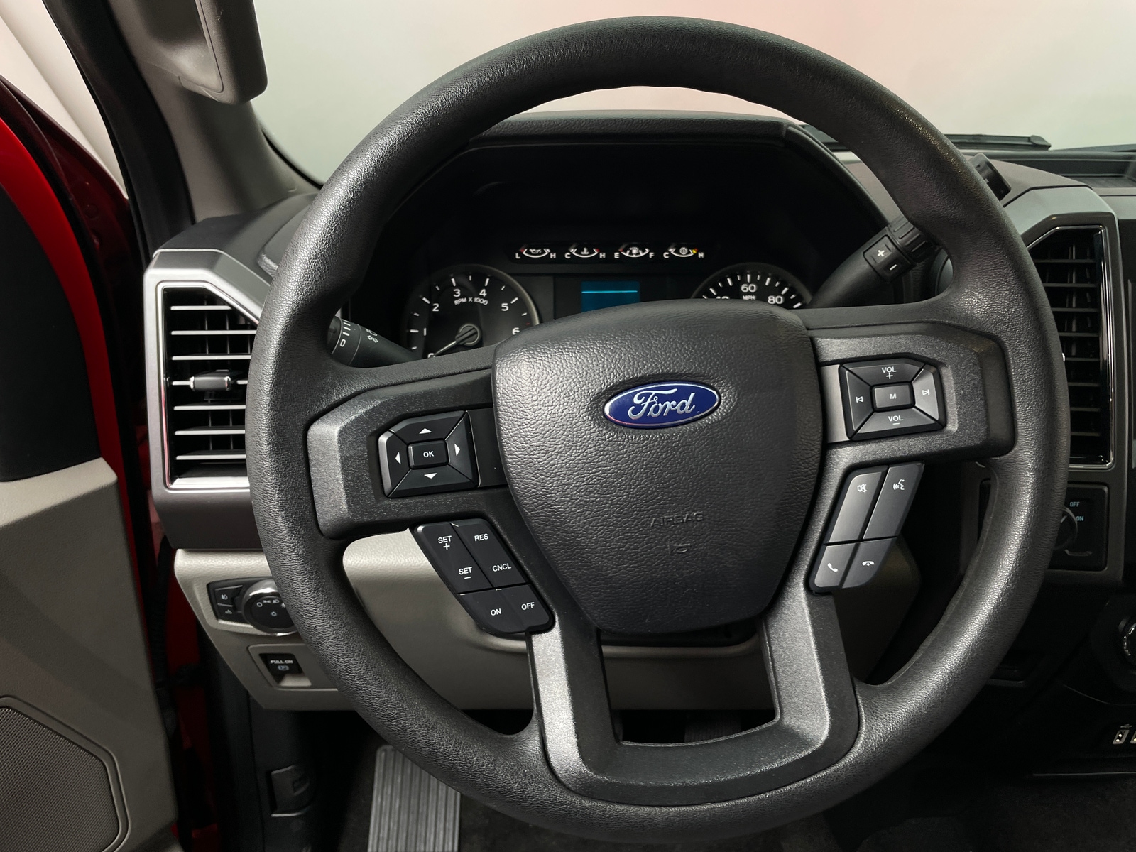 Thumbnail: 2020 Ford Econoline - 5