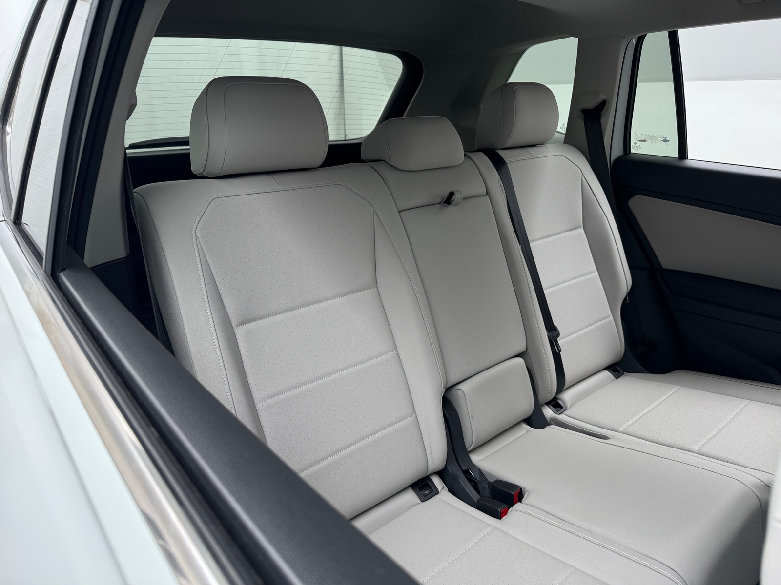 Thumbnail: 2020 Volkswagen Tiguan - 5