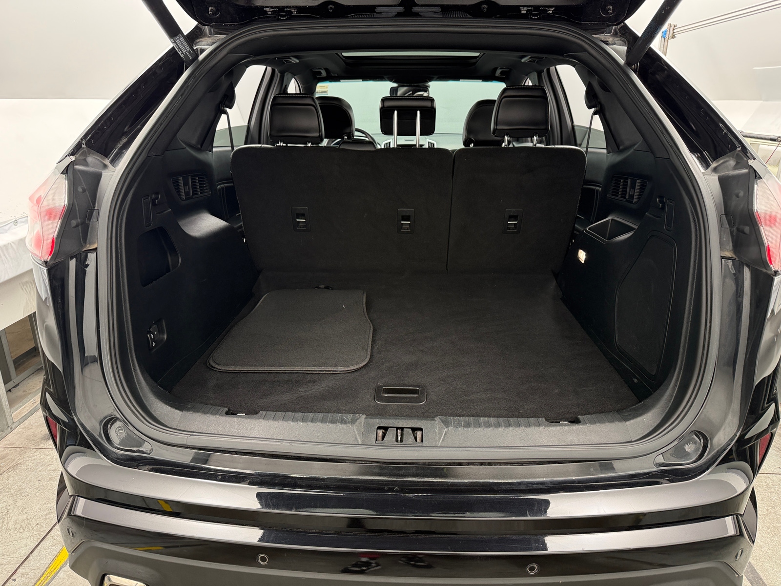 Thumbnail: 2019 Ford Edge - 6