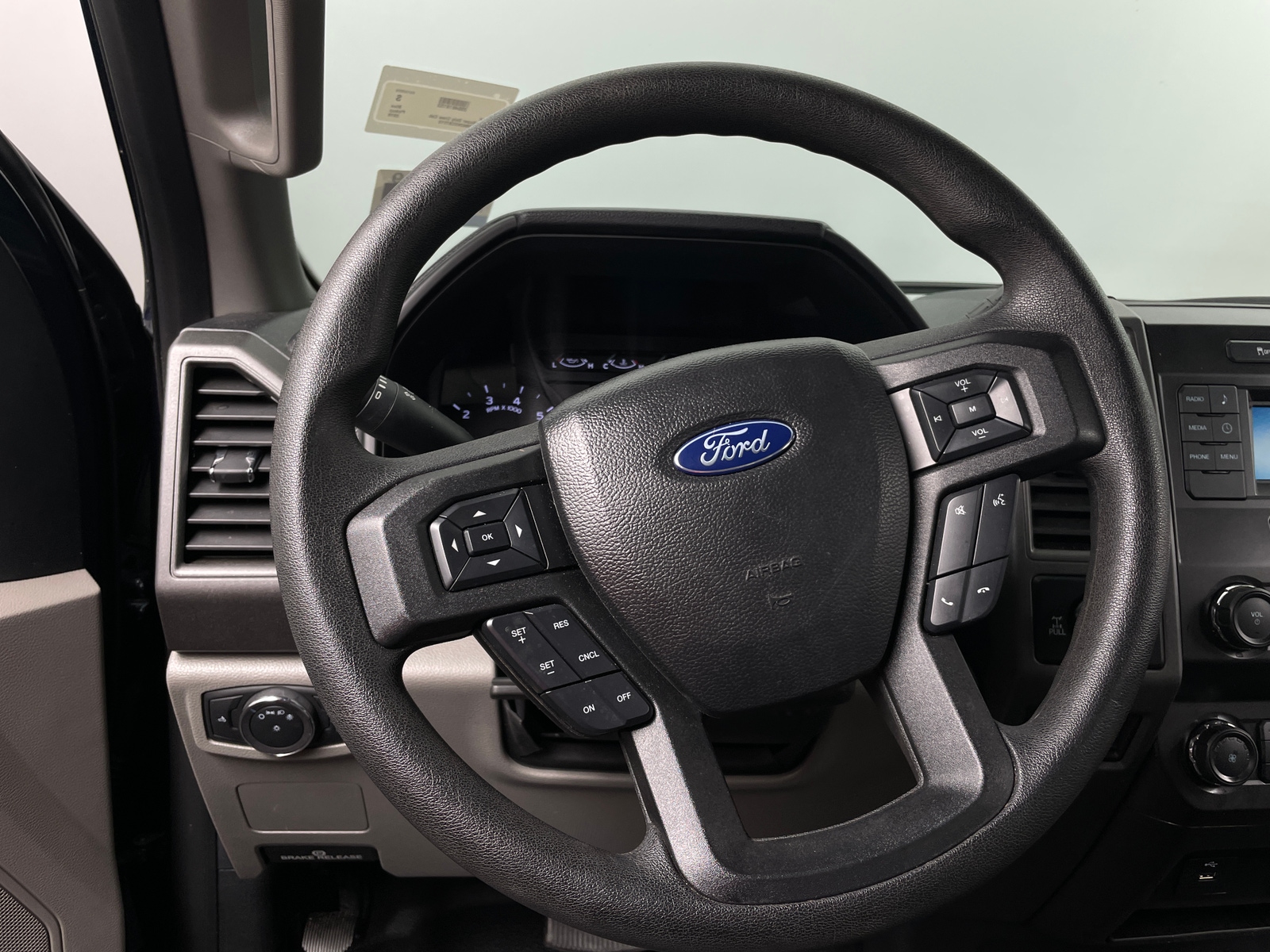 Thumbnail: 2019 Ford Econoline - 5