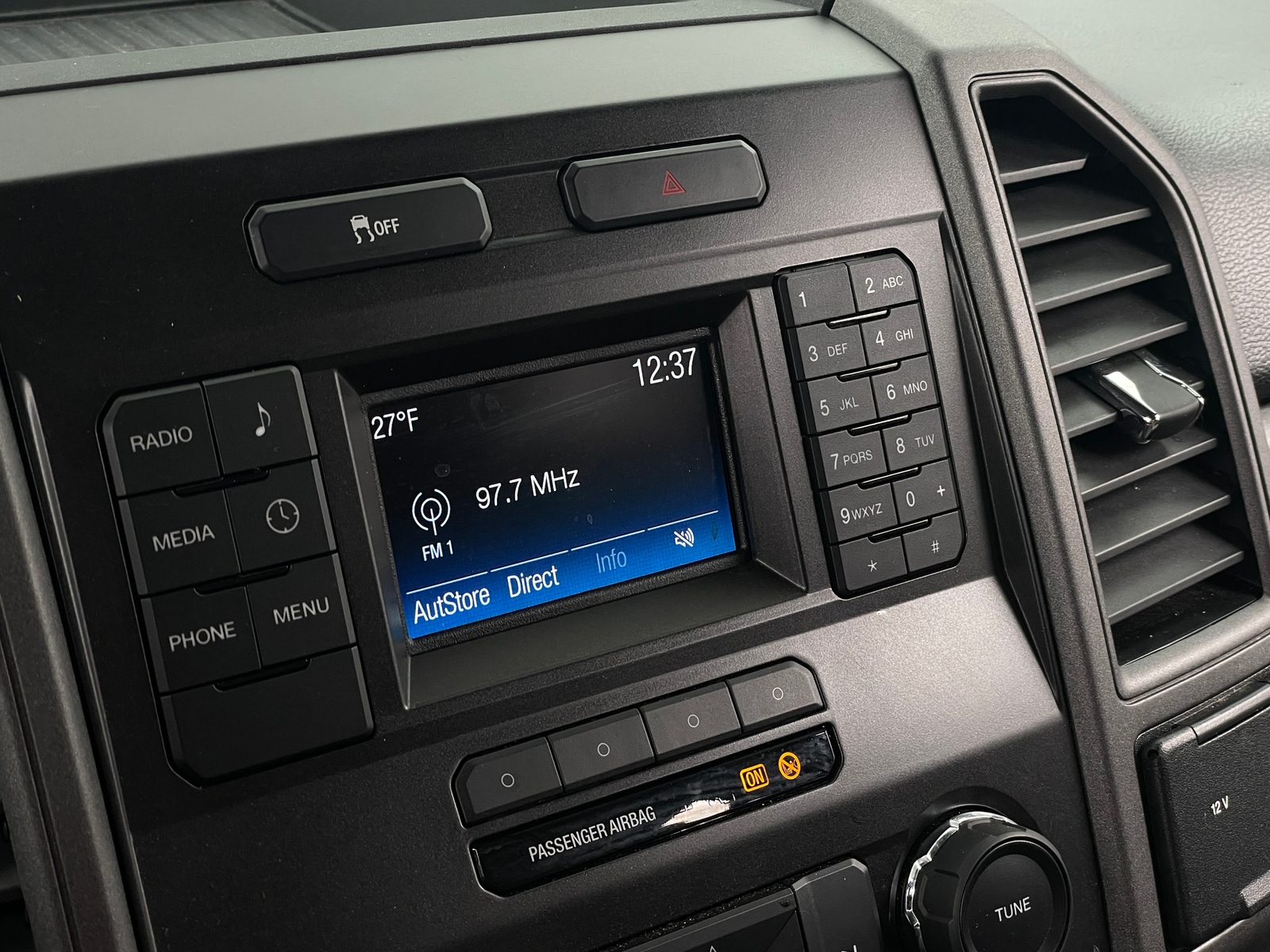 Thumbnail: 2019 Ford Econoline - 4