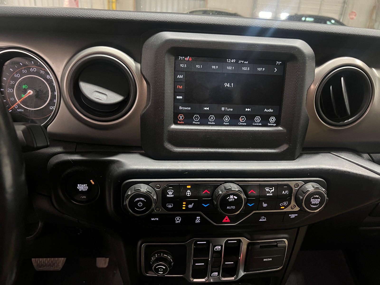 Thumbnail: 2021 Jeep Gladiator - 4