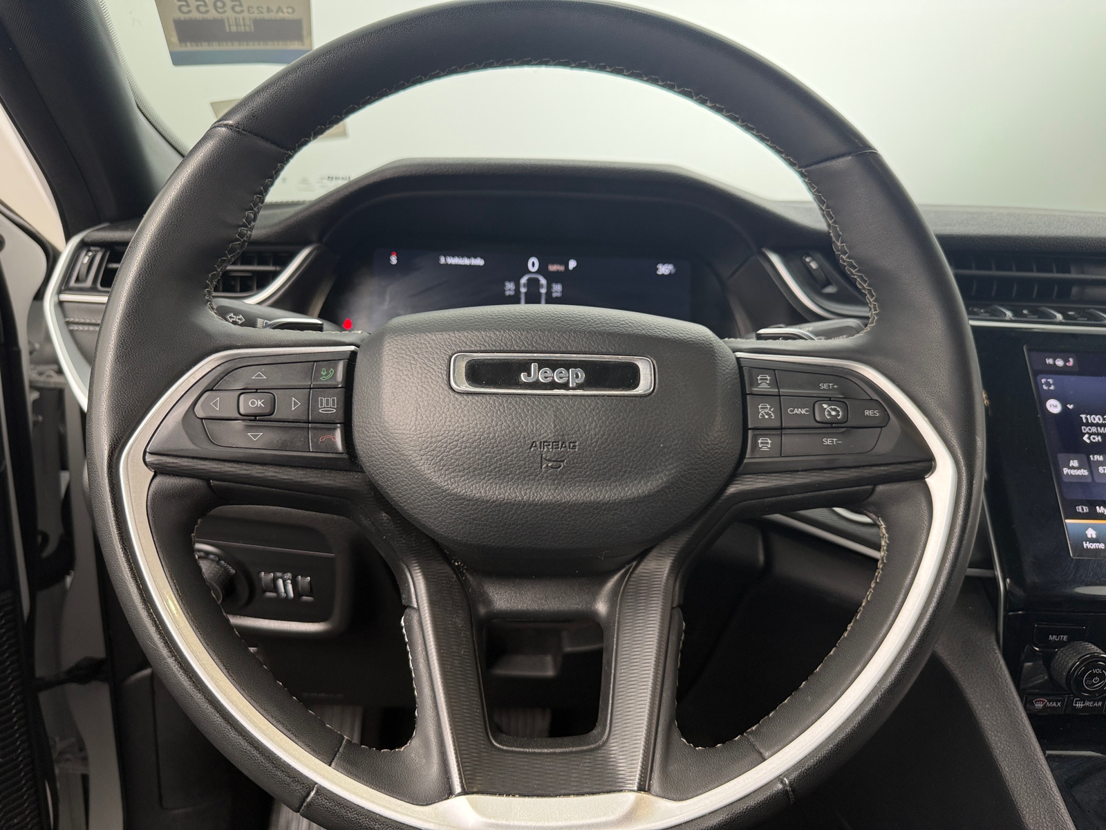 Thumbnail: 2024 Jeep Grand Cherokee L - 4