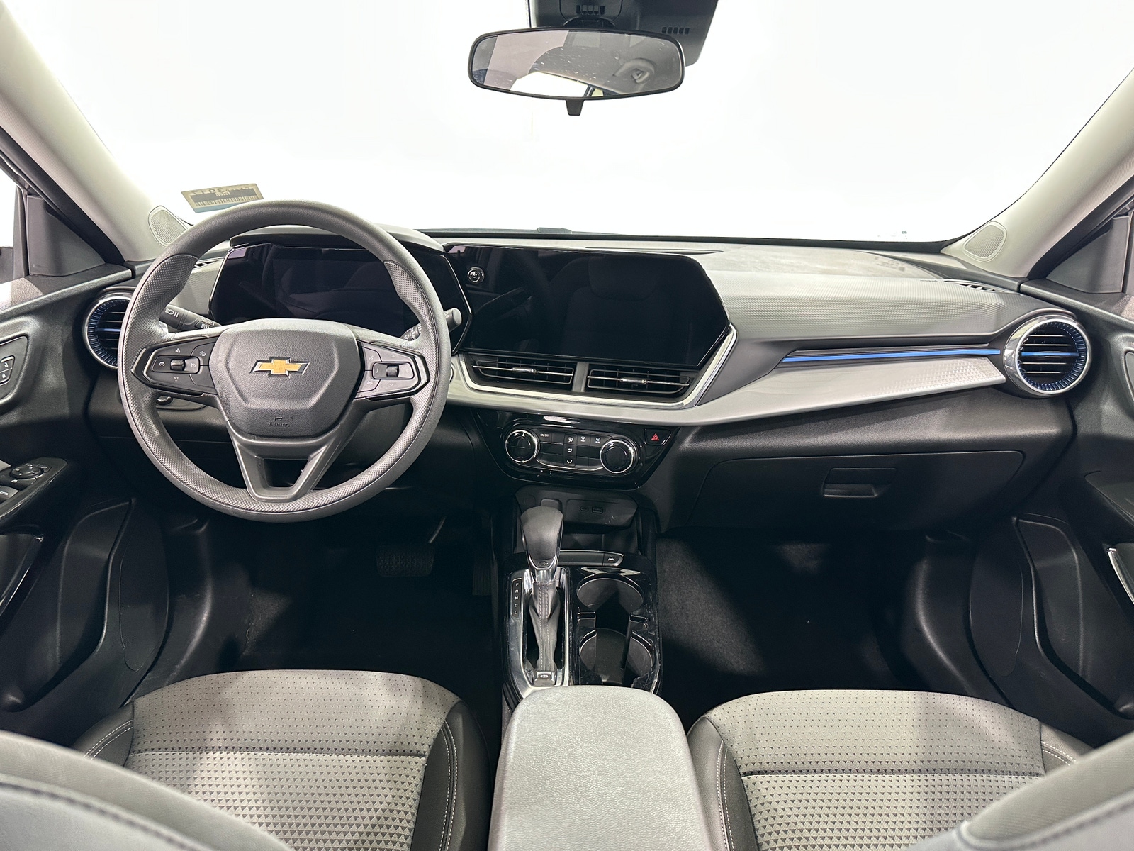 Thumbnail: 2025 Chevrolet Trax - 3