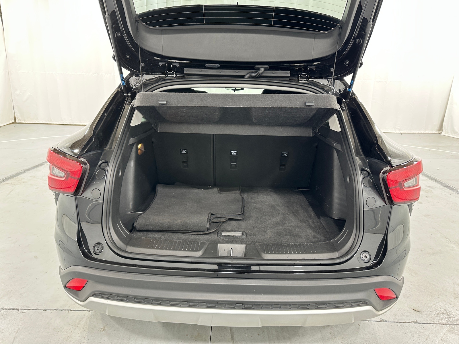 Thumbnail: 2025 Chevrolet Trax - 7