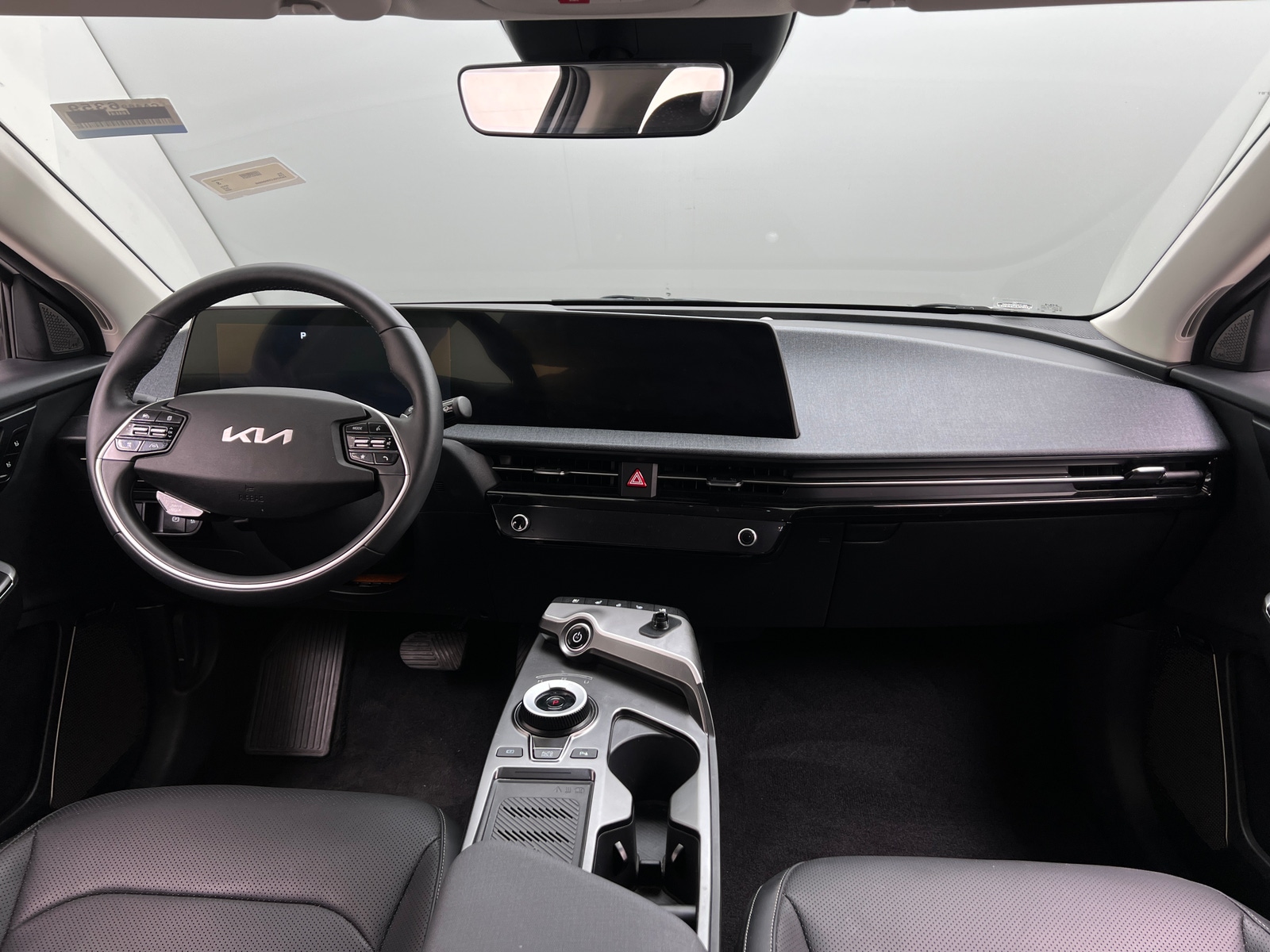 Thumbnail: 2022 Kia EV6 - 2