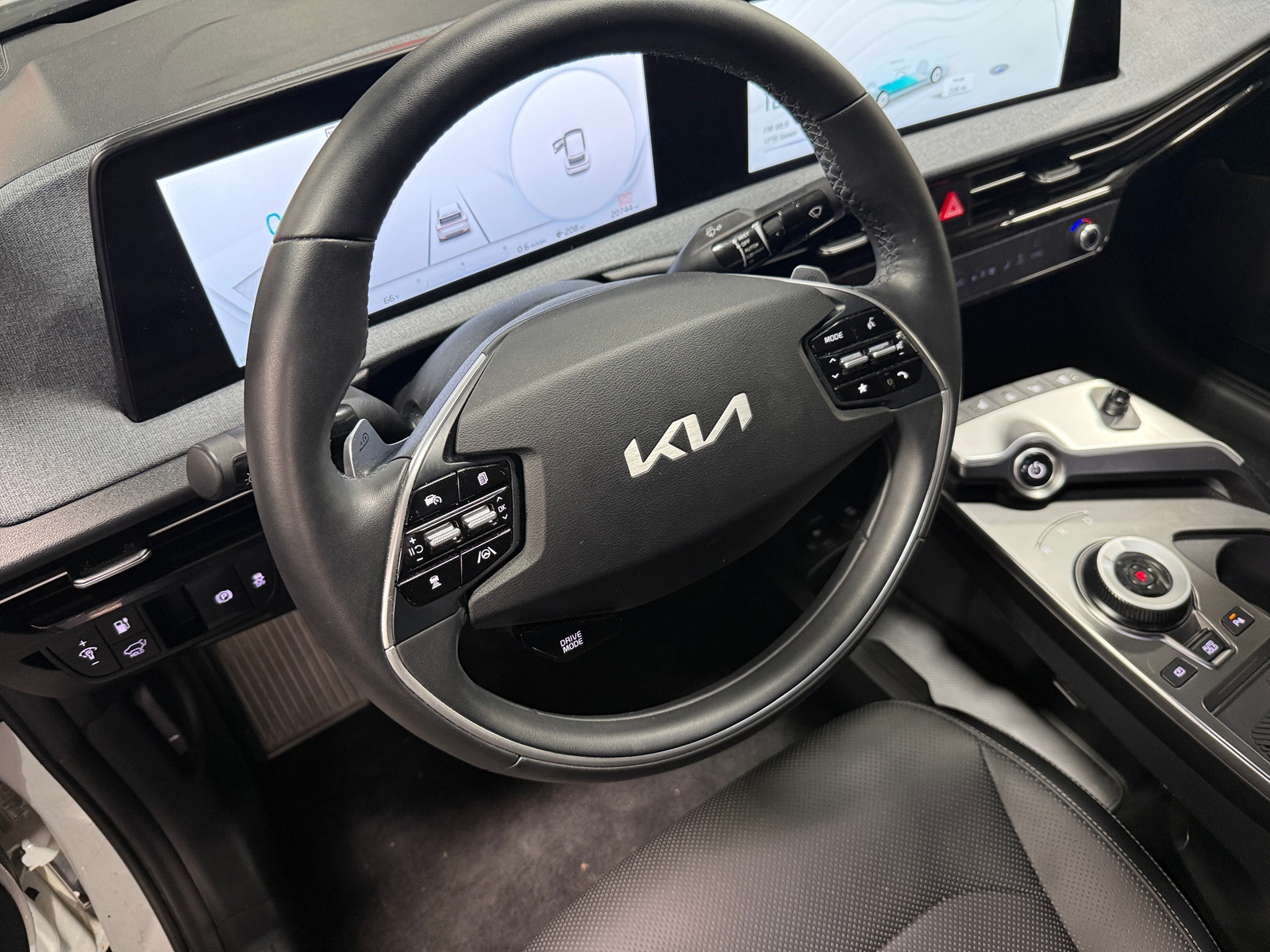 Thumbnail: 2022 Kia EV6 - 4