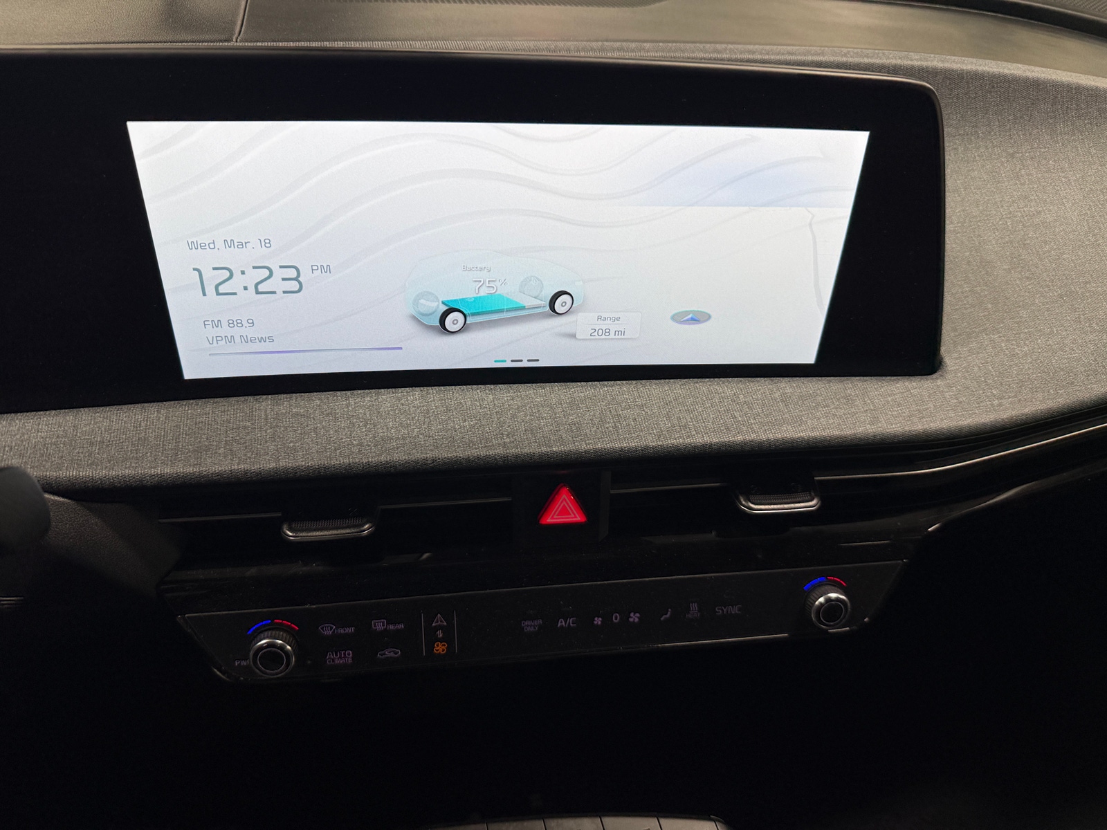 Thumbnail: 2022 Kia EV6 - 3