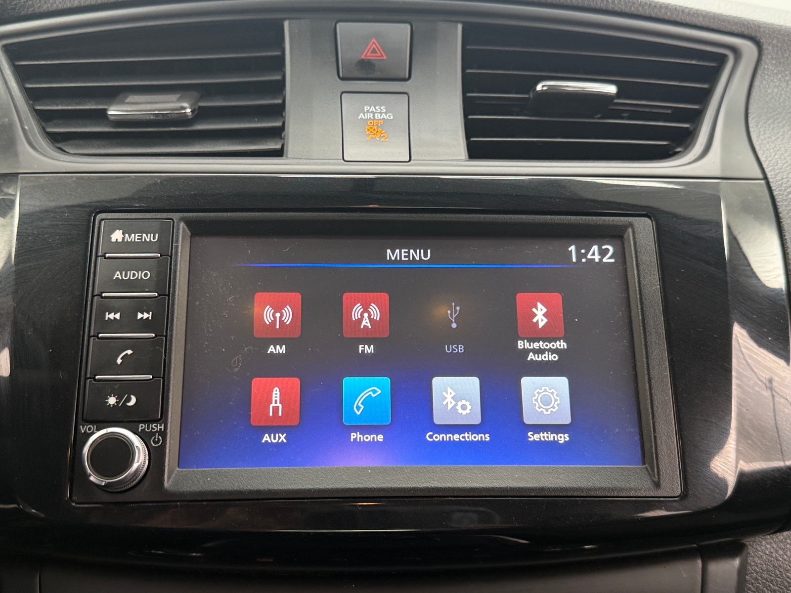 Thumbnail: 2019 Nissan Sentra - 4