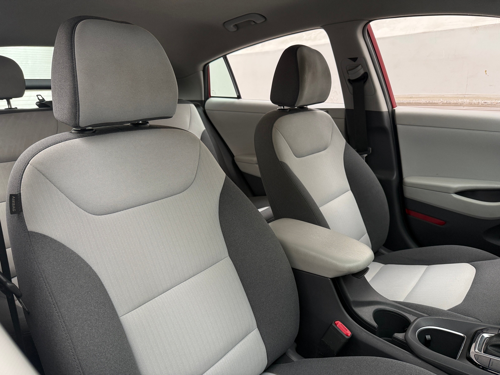 Thumbnail: 2020 Hyundai Ioniq - 2