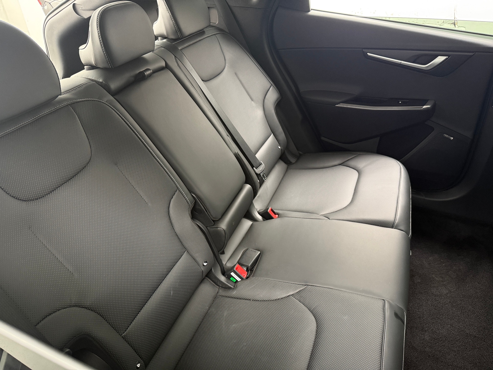 Thumbnail: 2022 Kia EV6 - 6