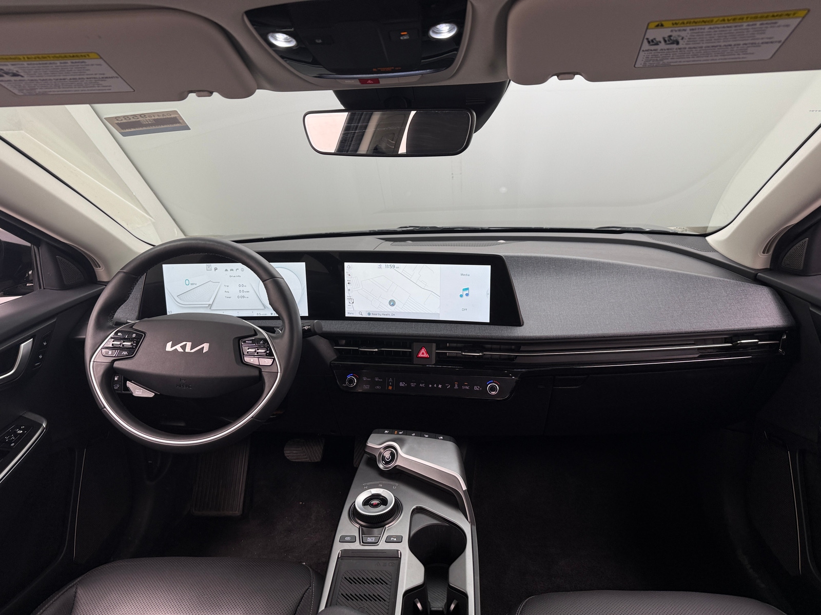 Thumbnail: 2022 Kia EV6 - 3