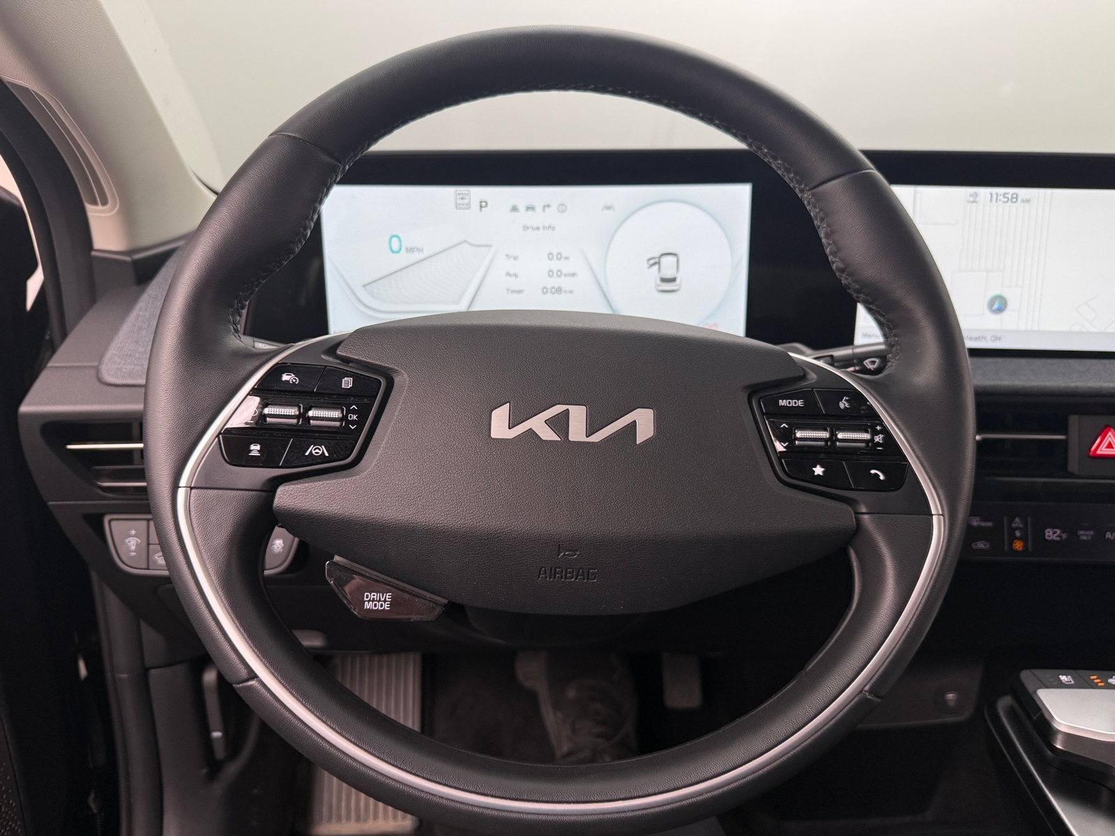 Thumbnail: 2022 Kia EV6 - 5