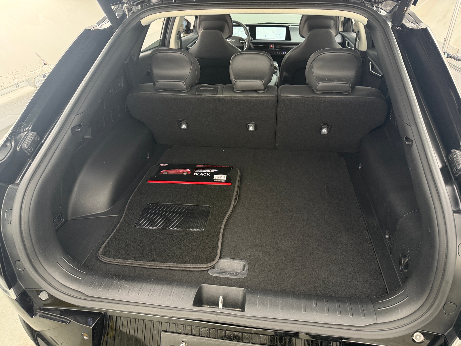 Thumbnail: 2022 Kia EV6 - 7