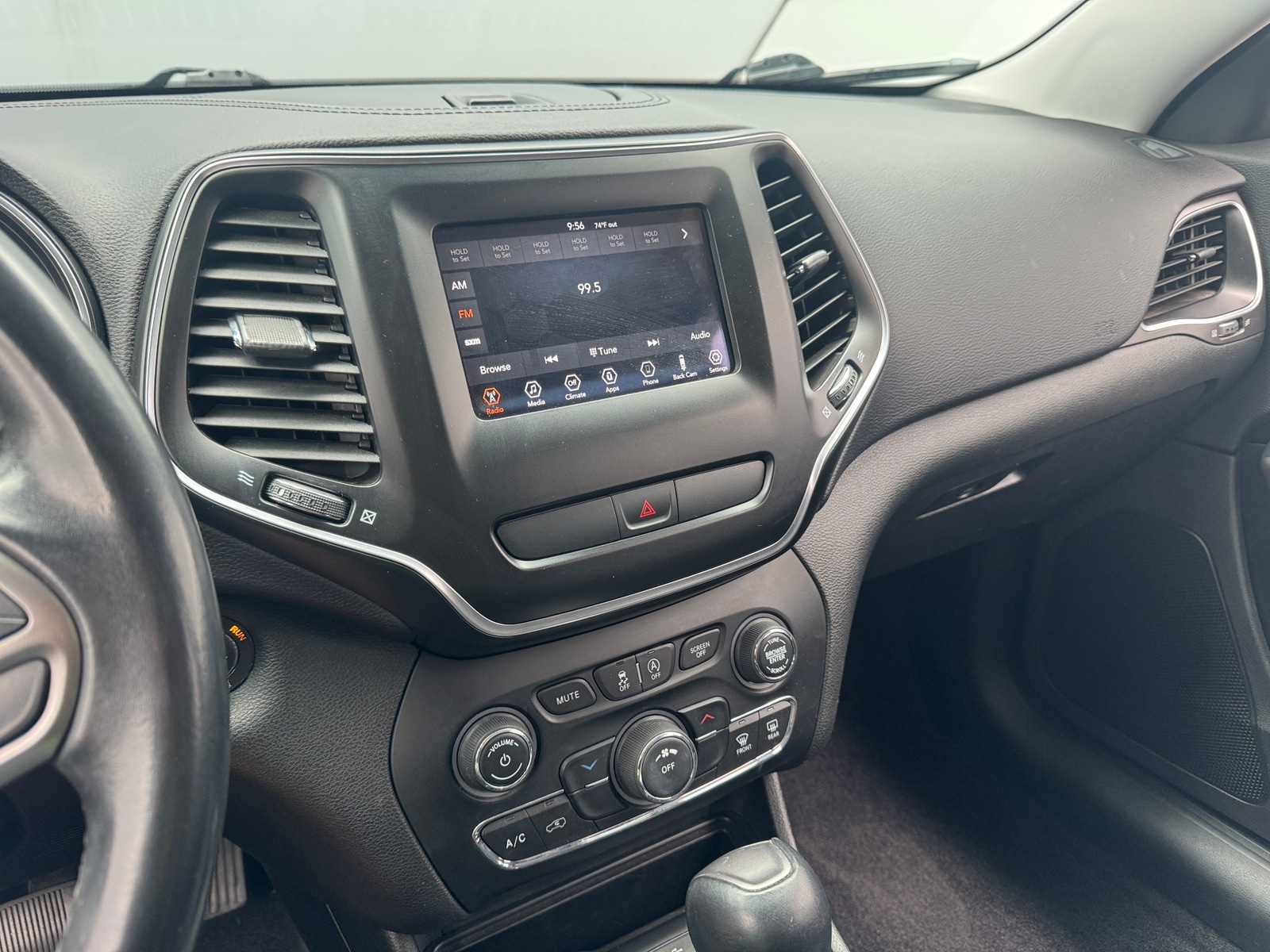 Thumbnail: 2019 Jeep Cherokee - 4