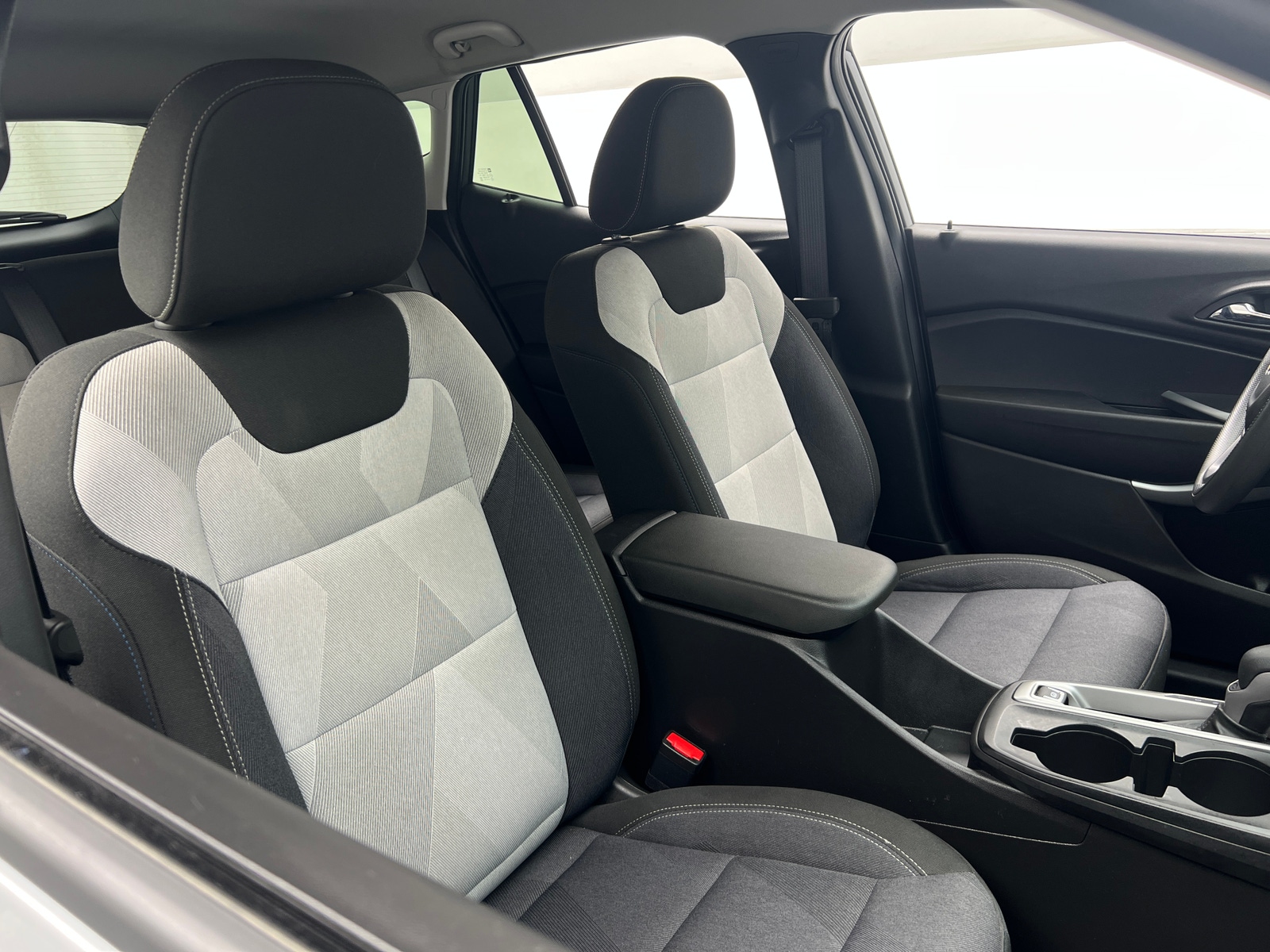 Thumbnail: 2025 Chevrolet Trax - 2