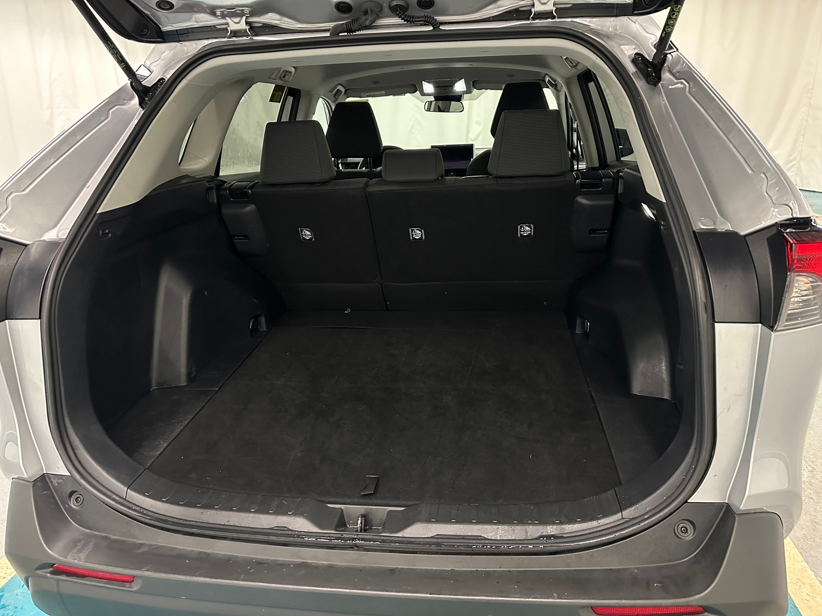 Thumbnail: 2025 Toyota RAV4 - 7