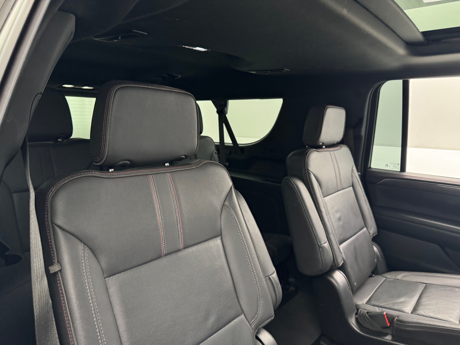 Thumbnail: 2022 Chevrolet Suburban - 5