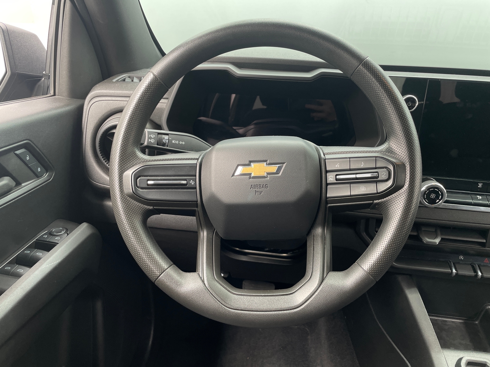 Thumbnail: 2024 Chevrolet Colorado - 5